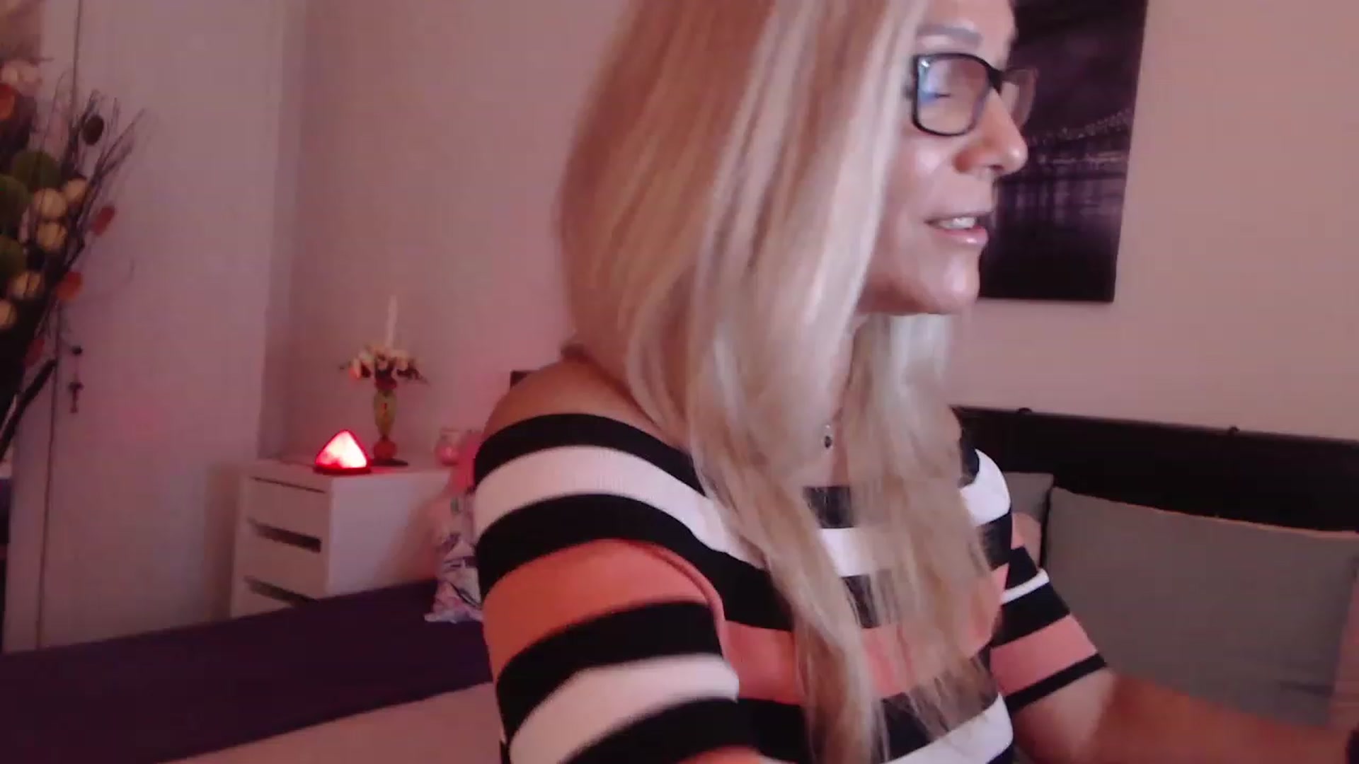 Gallery image thumbnail from Reeya71's myfreecams stream on, 08/11/2023, 03:56 image 8 of 20