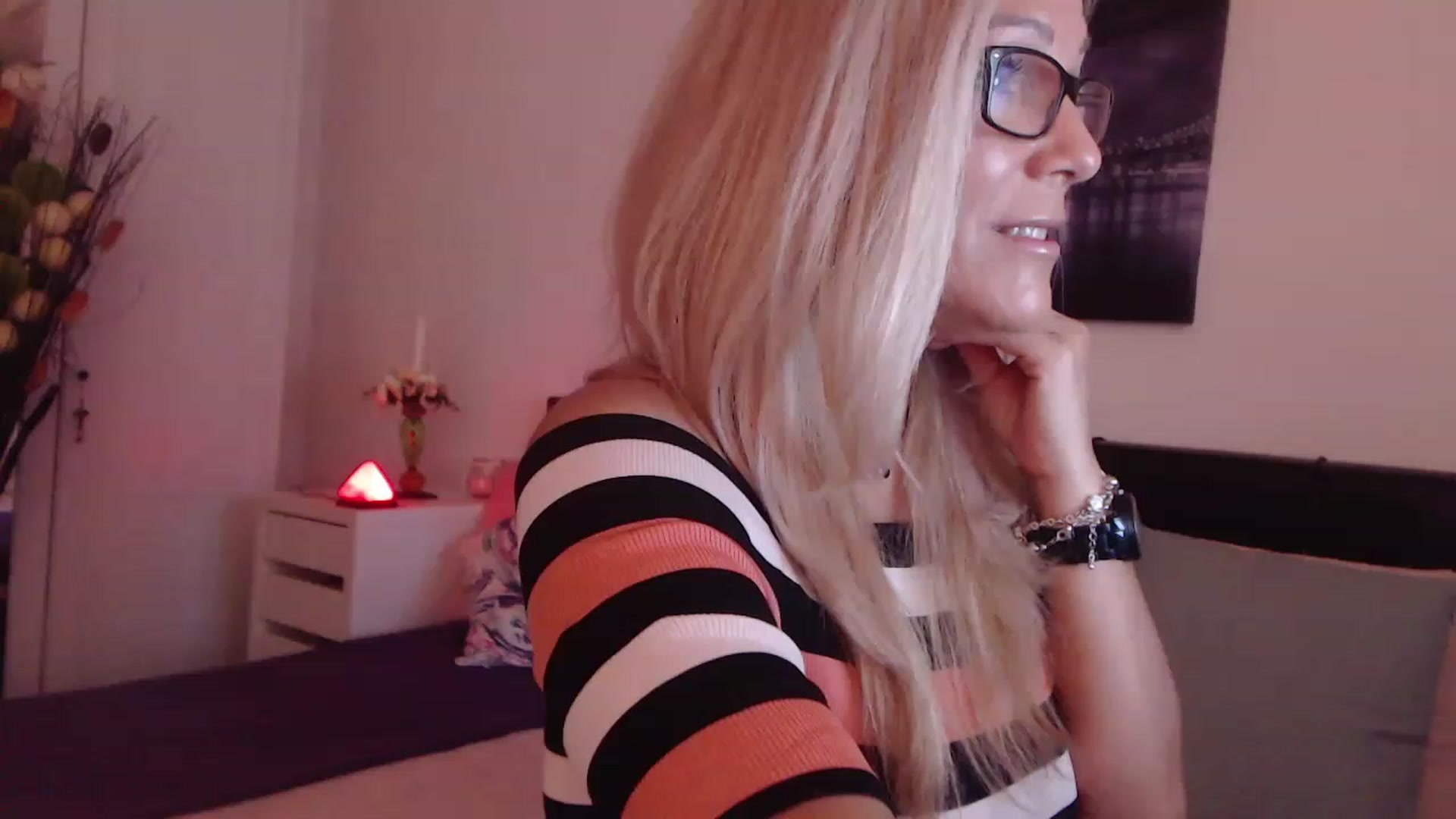 Gallery image thumbnail from Reeya71's myfreecams stream on, 08/11/2023, 03:56 image 11 of 20
