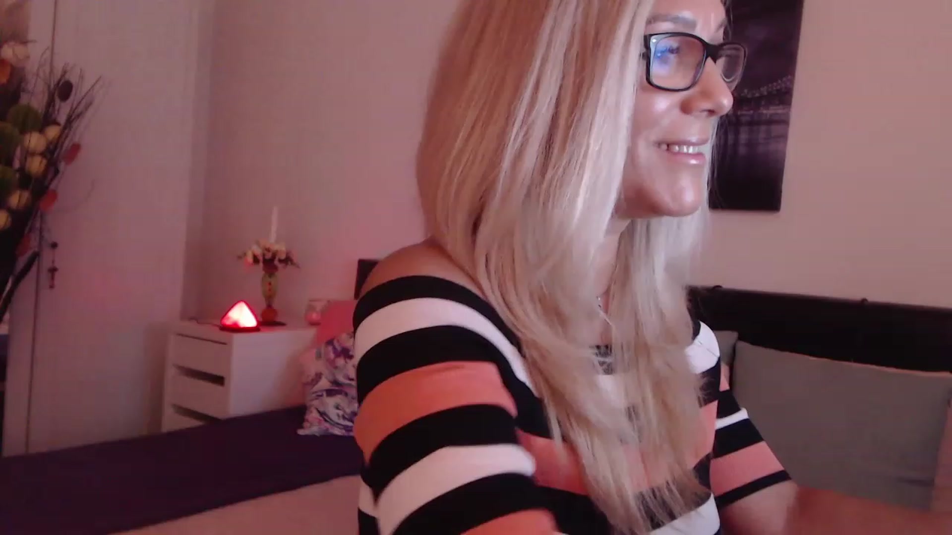 Gallery image thumbnail from Reeya71's myfreecams stream on, 08/11/2023, 03:56 image 1 of 20