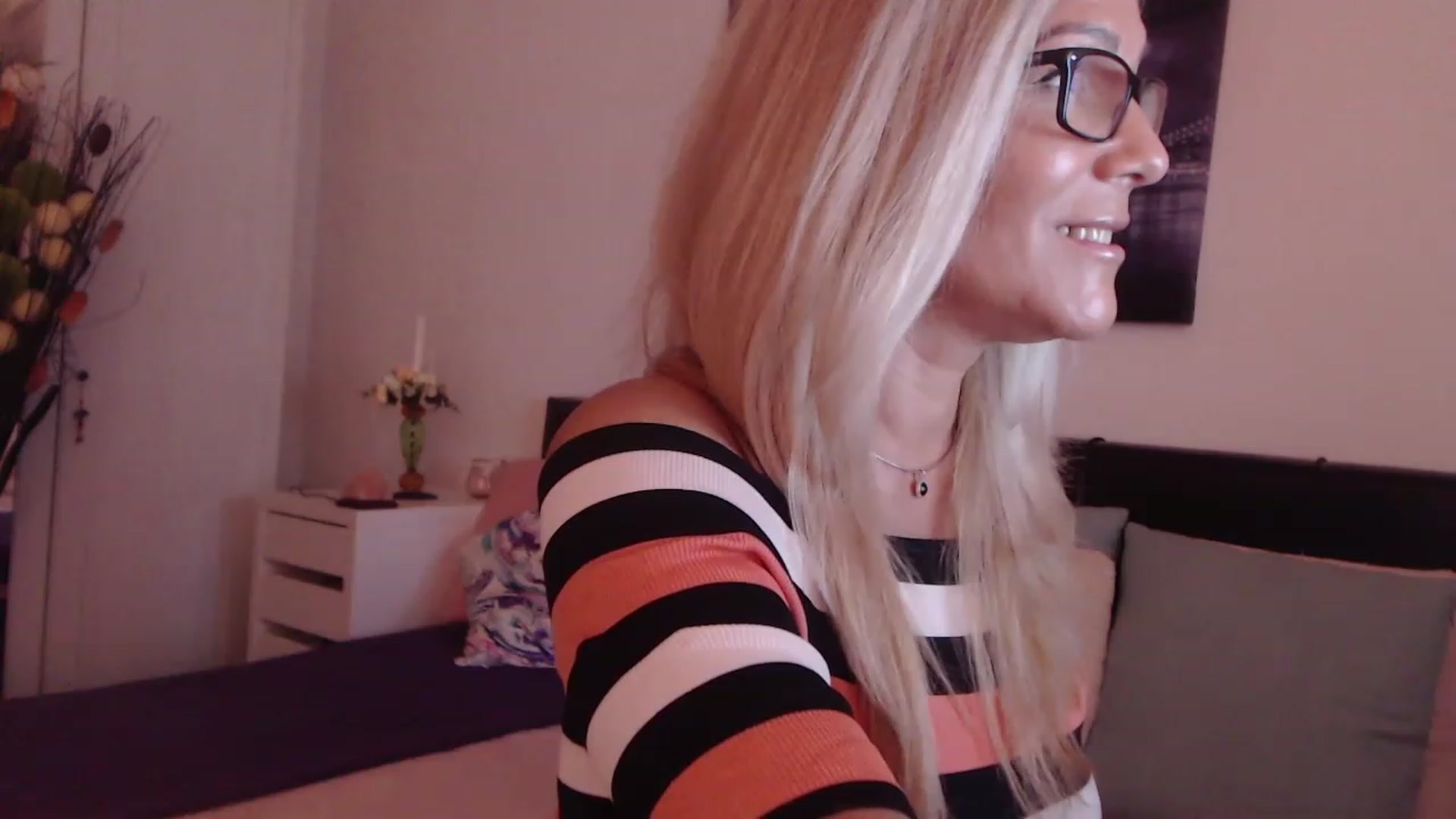Gallery image thumbnail from Reeya71's myfreecams stream on, 08/11/2023, 03:56 image 7 of 20