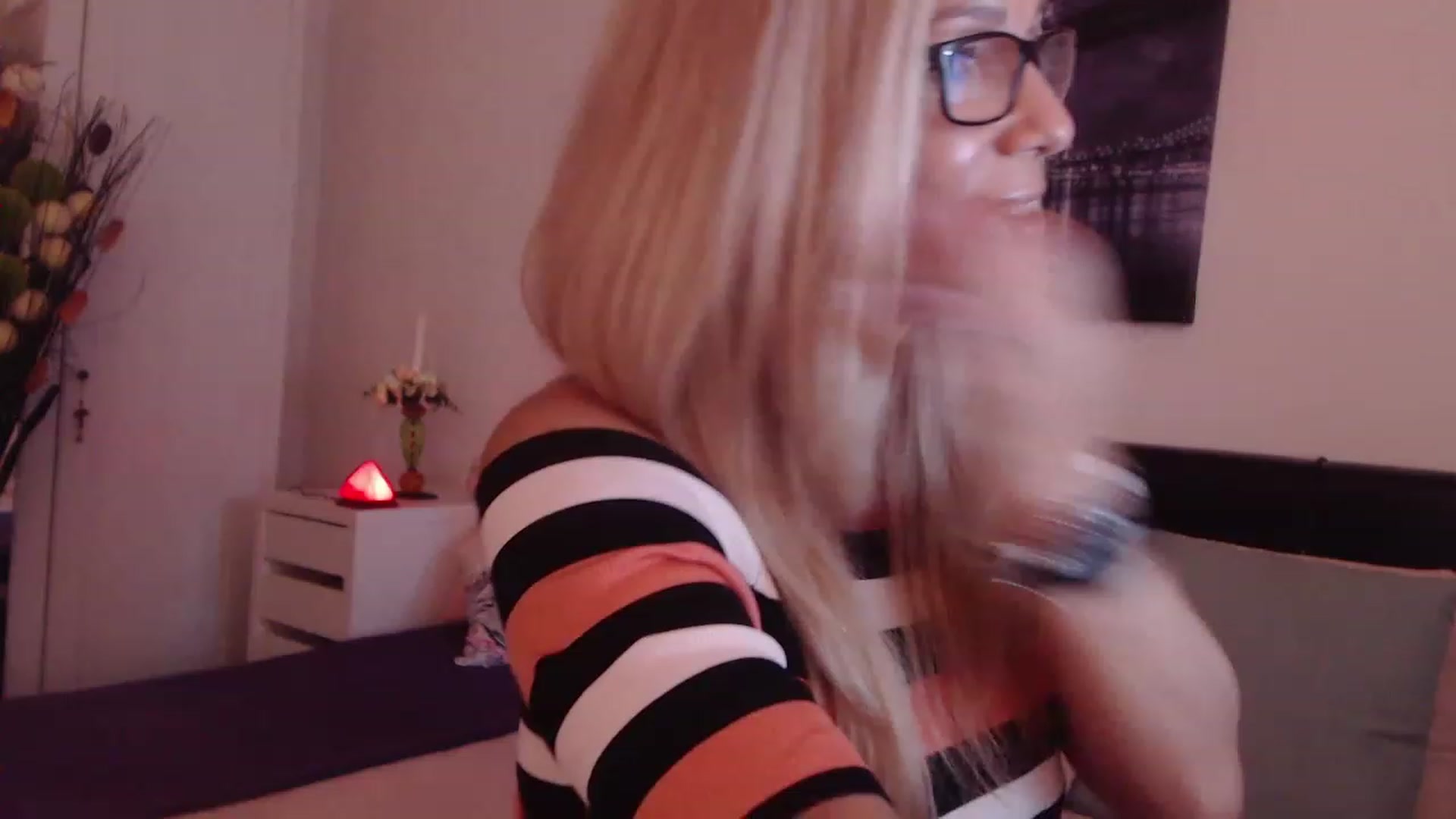 Gallery image thumbnail from Reeya71's myfreecams stream on, 08/11/2023, 03:56 image 16 of 20