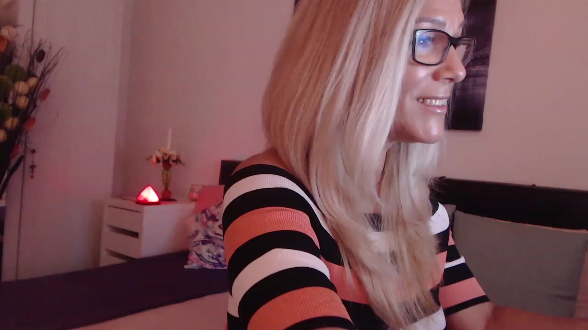 Gallery image thumbnail from Reeya71's myfreecams stream on, 08/11/2023, 03:56 image 5 of 20