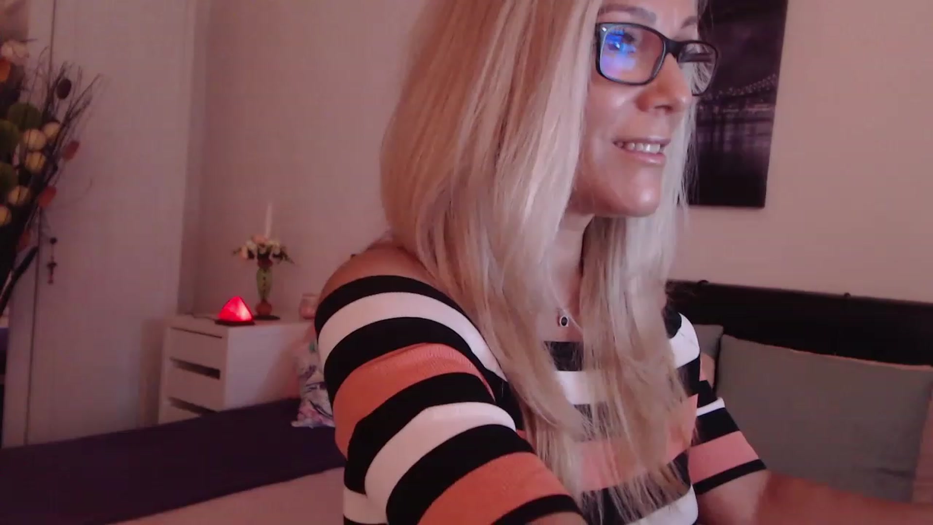 Gallery image thumbnail from Reeya71's myfreecams stream on, 08/11/2023, 03:56 image 14 of 20