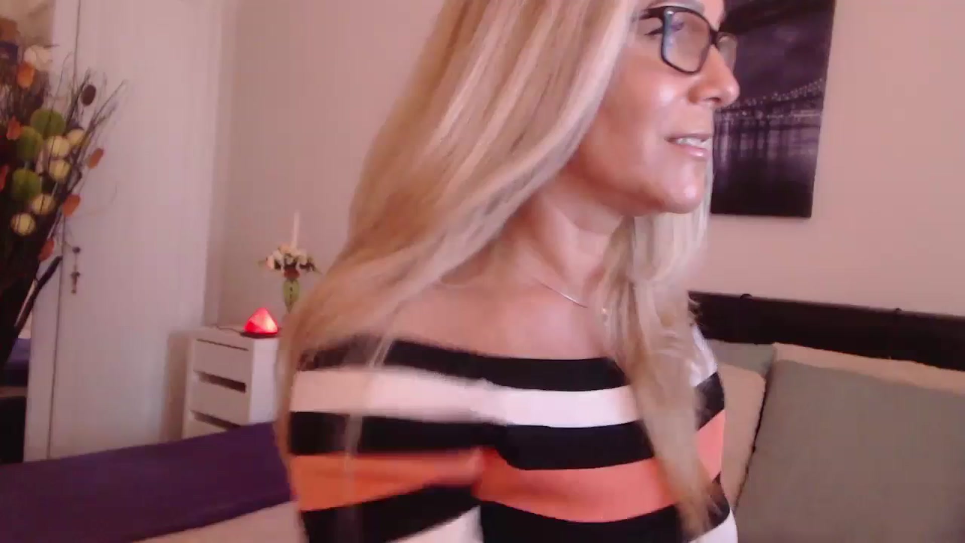 Gallery image thumbnail from Reeya71's myfreecams stream on, 08/11/2023, 05:53 image 6 of 20