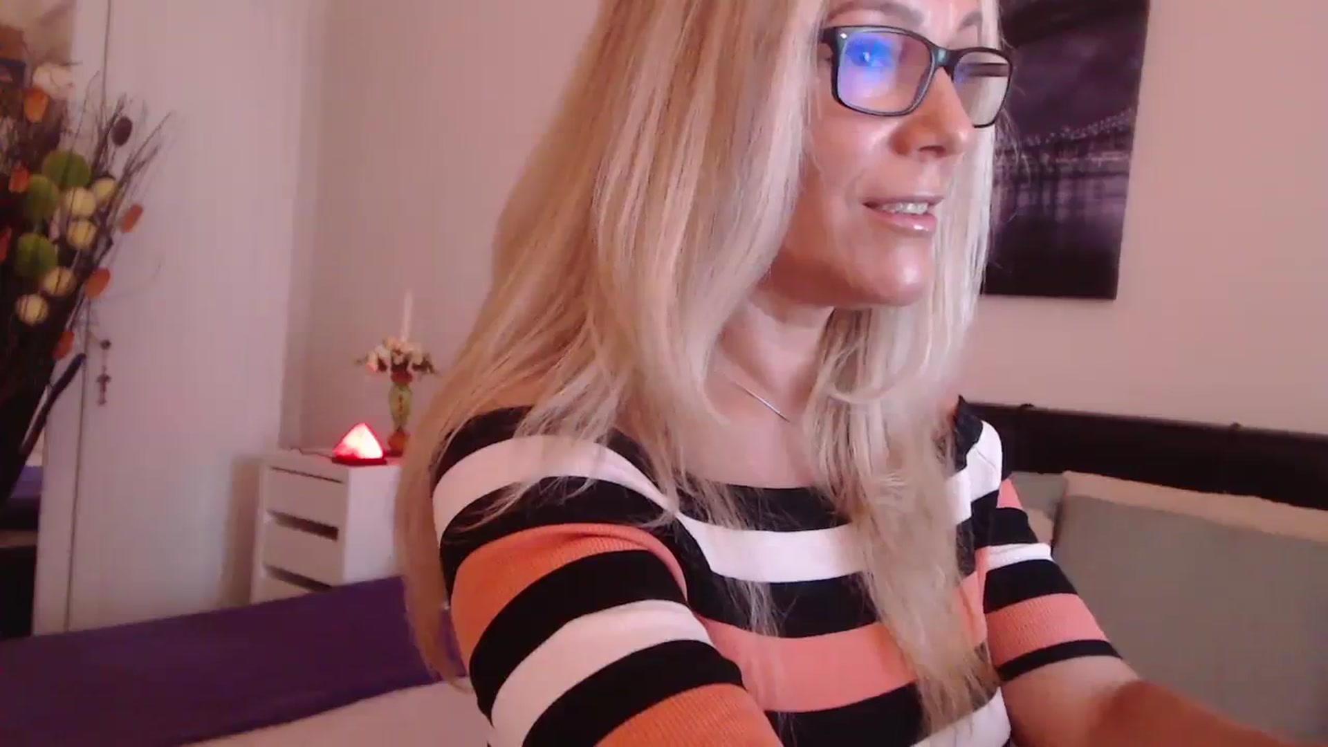 Gallery image thumbnail from Reeya71's myfreecams stream on, 08/11/2023, 05:53 image 4 of 20