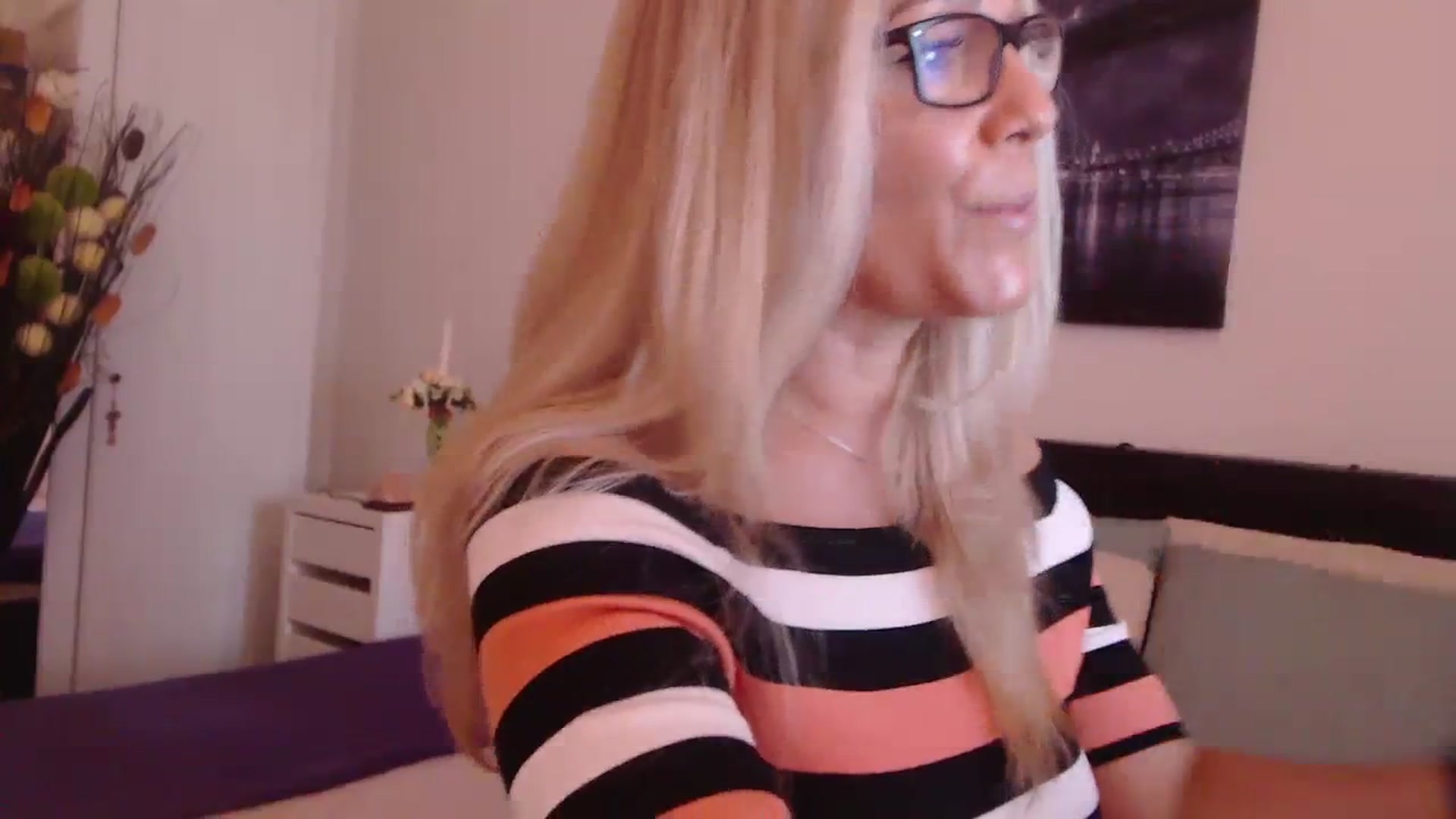 Gallery image thumbnail from Reeya71's myfreecams stream on, 08/11/2023, 05:53 image 2 of 20