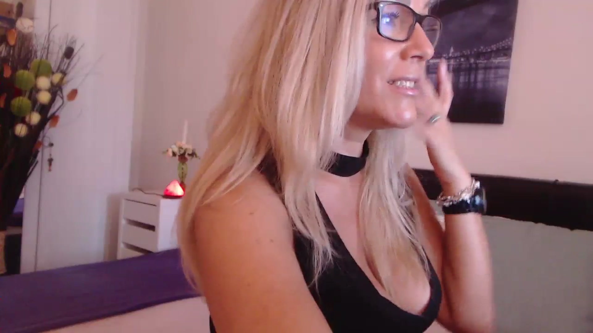 Gallery image thumbnail from Reeya71's myfreecams stream on, 08/11/2023, 09:53 image 8 of 20