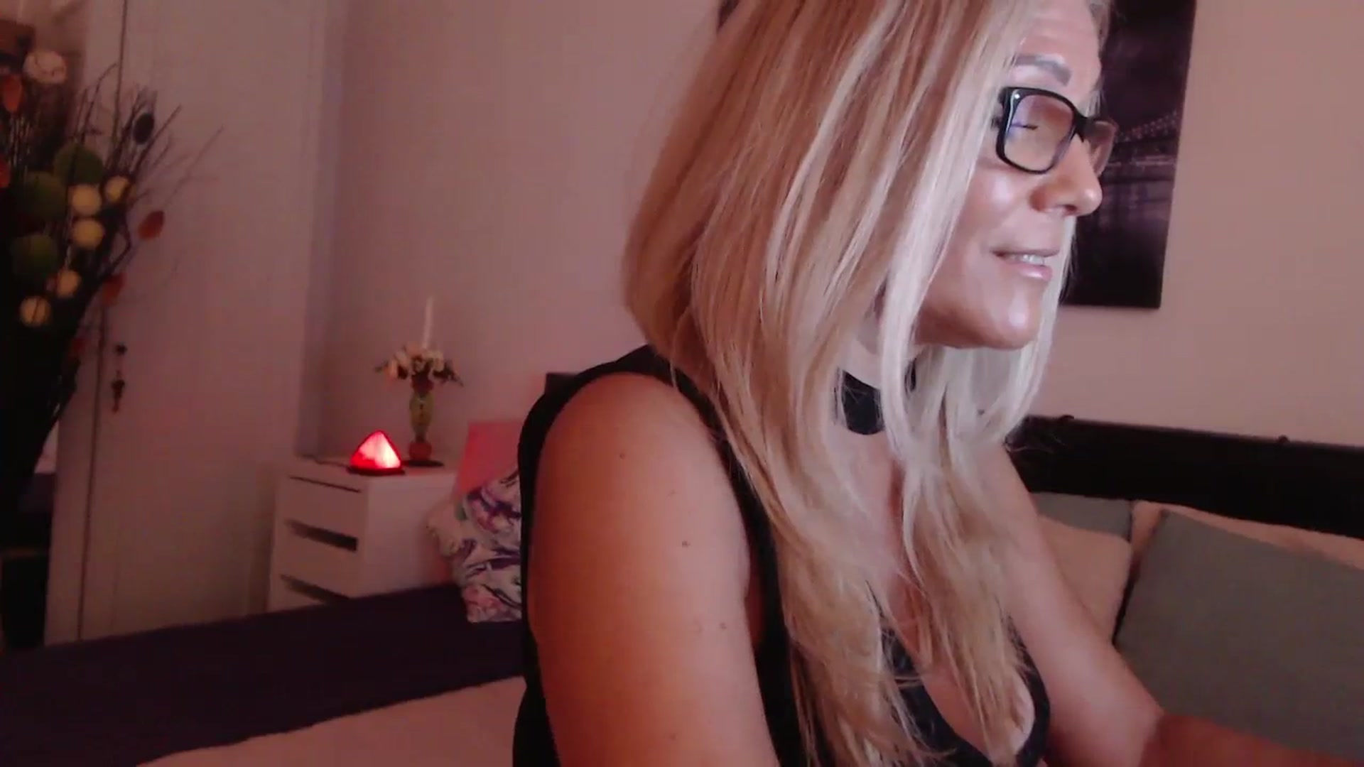 Gallery image thumbnail from Reeya71's myfreecams stream on, 08/12/2023, 03:41 image 3 of 20