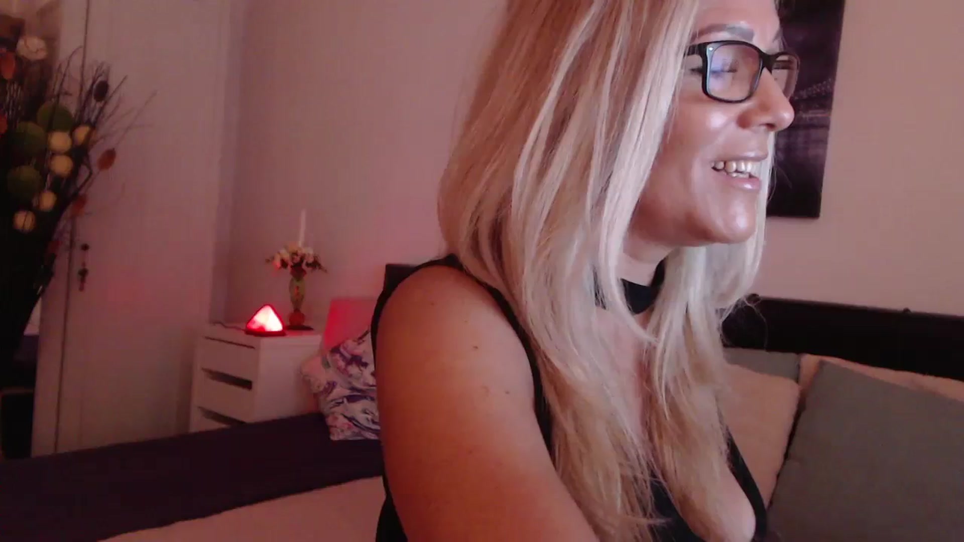Gallery image thumbnail from Reeya71's myfreecams stream on, 08/12/2023, 03:41 image 12 of 20