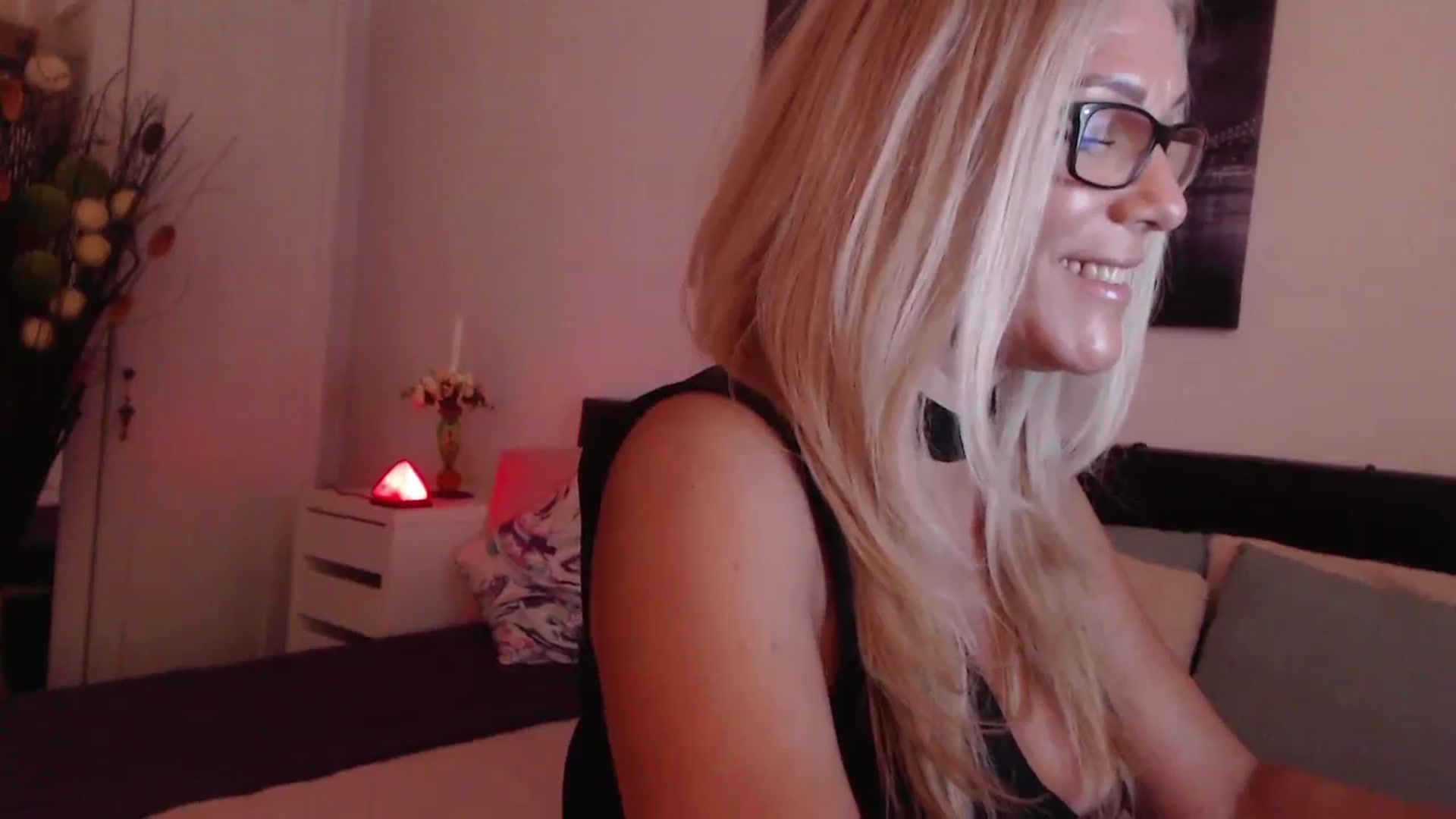Gallery image thumbnail from Reeya71's myfreecams stream on, 08/12/2023, 03:41 image 2 of 20