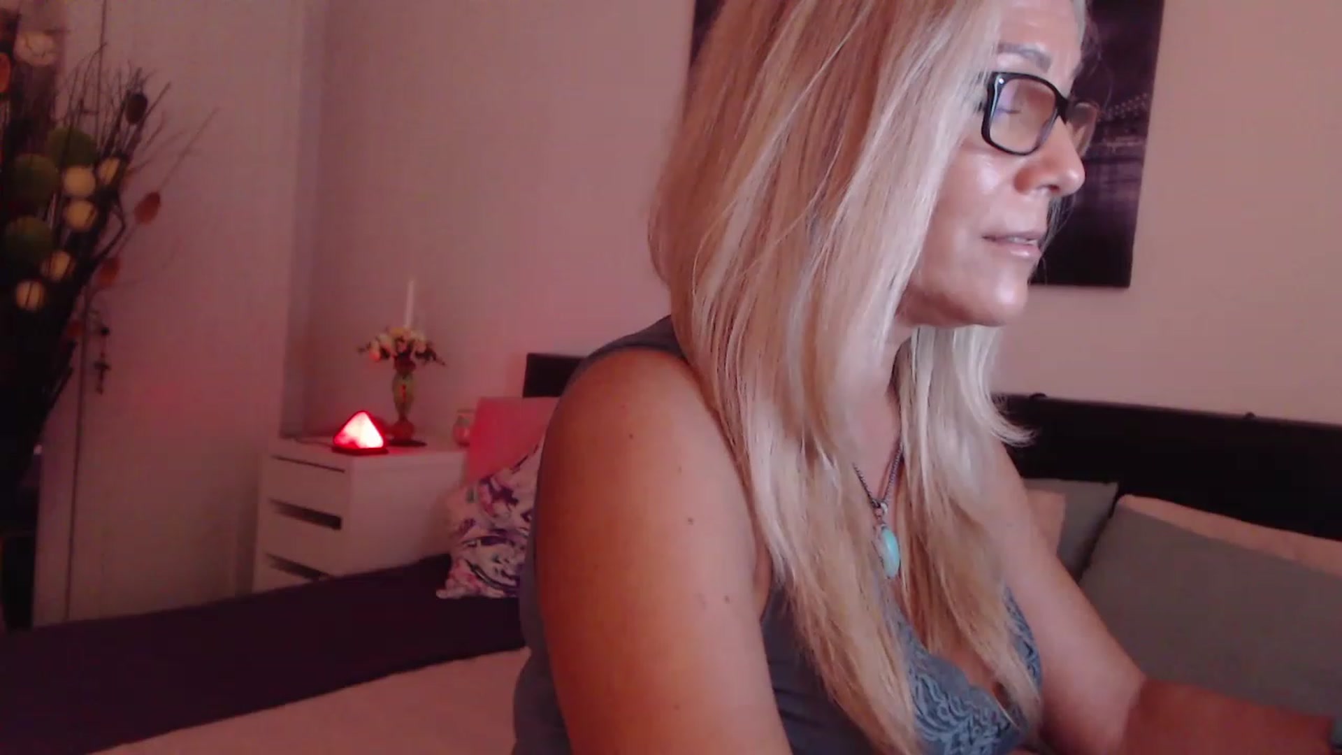 Gallery image thumbnail from Reeya71's myfreecams stream on, 08/17/2023, 03:27 image 7 of 20