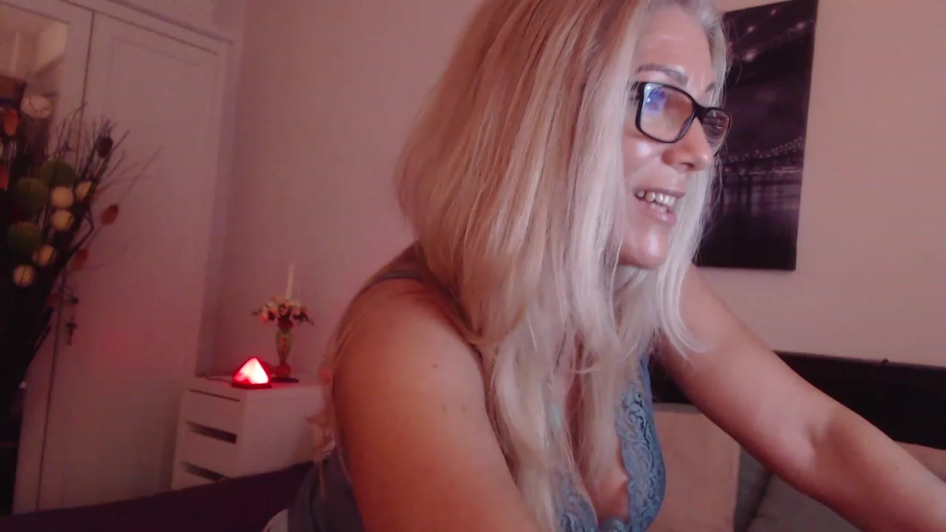 Gallery image thumbnail from Reeya71's myfreecams stream on, 08/17/2023, 03:27 image 19 of 20