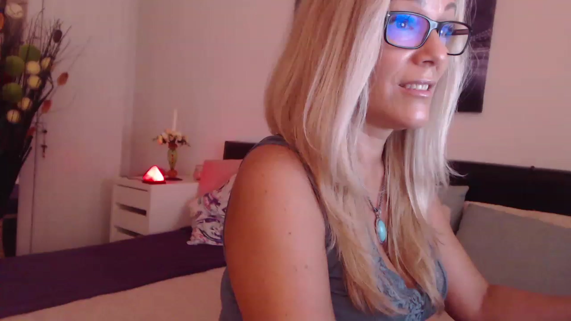 Gallery image thumbnail from Reeya71's myfreecams stream on, 08/17/2023, 05:14 image 8 of 20
