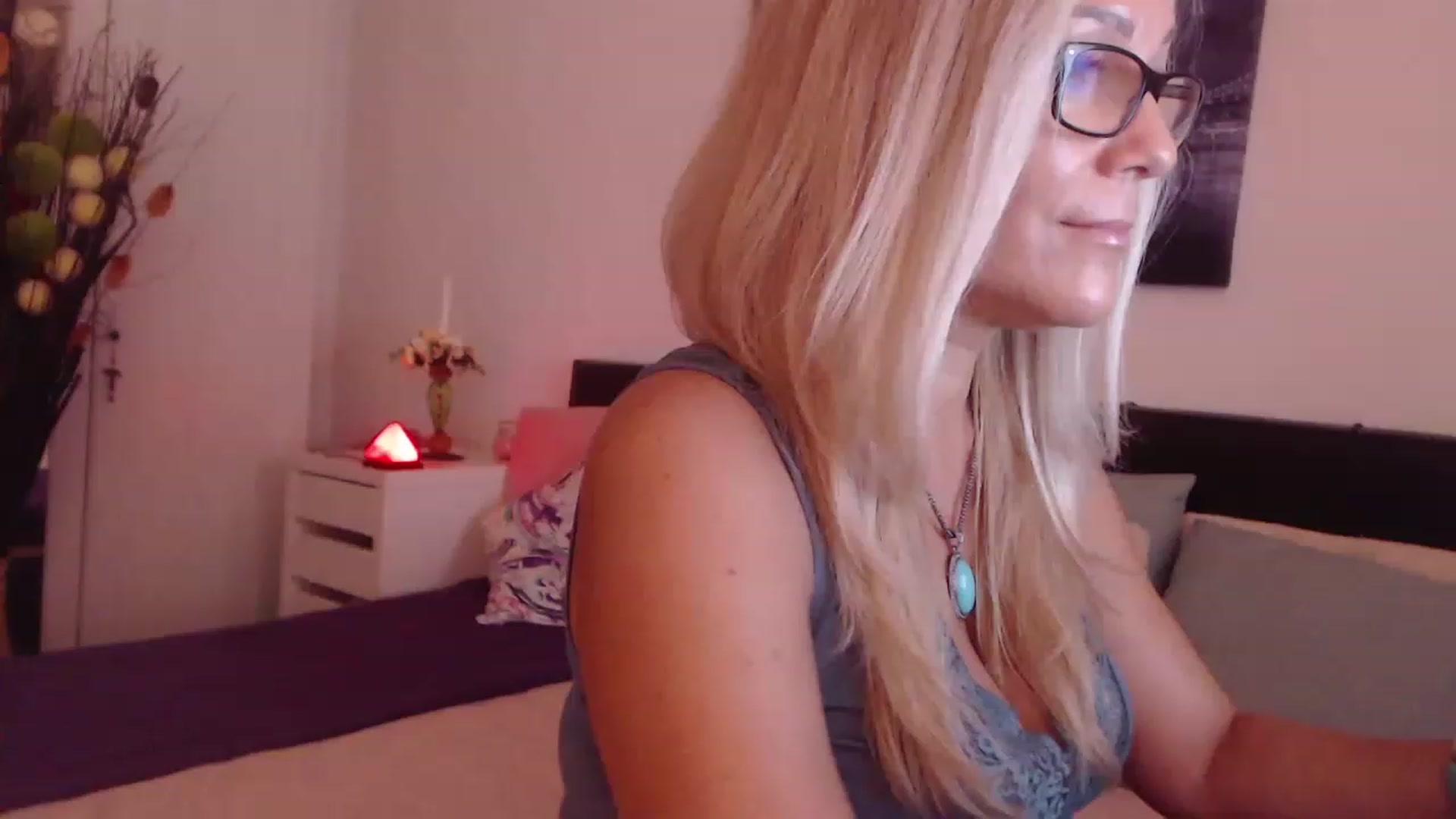 Gallery image thumbnail from Reeya71's myfreecams stream on, 08/17/2023, 05:14 image 4 of 20