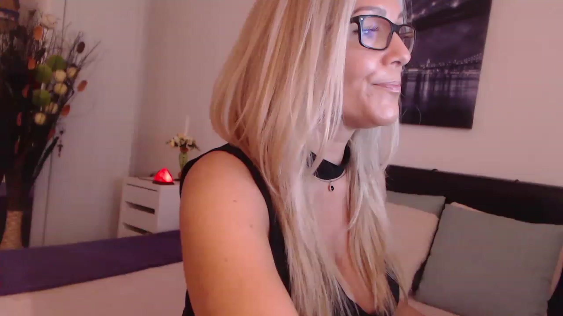 Gallery image thumbnail from Reeya71's myfreecams stream on, 08/25/2023, 04:43 image 3 of 20
