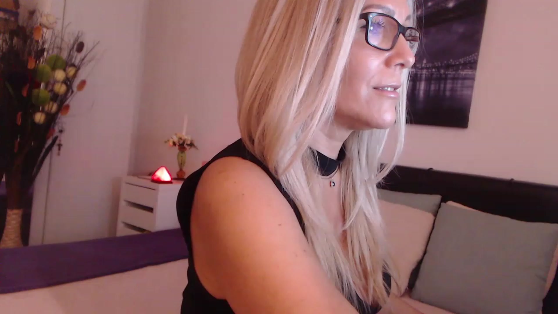 Gallery image thumbnail from Reeya71's myfreecams stream on, 08/25/2023, 04:43 image 5 of 20