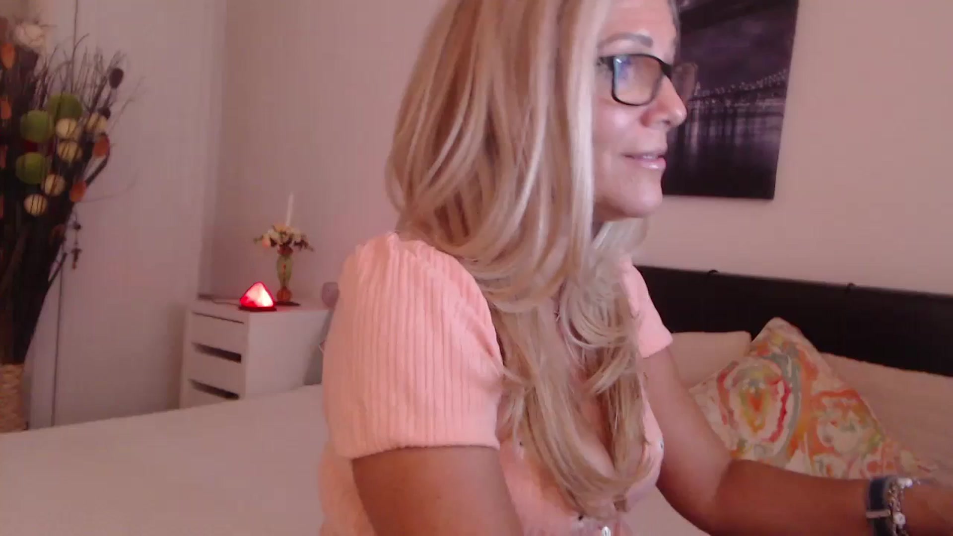 Gallery image thumbnail from Reeya71's myfreecams stream on, 09/28/2023, 07:53 image 13 of 20