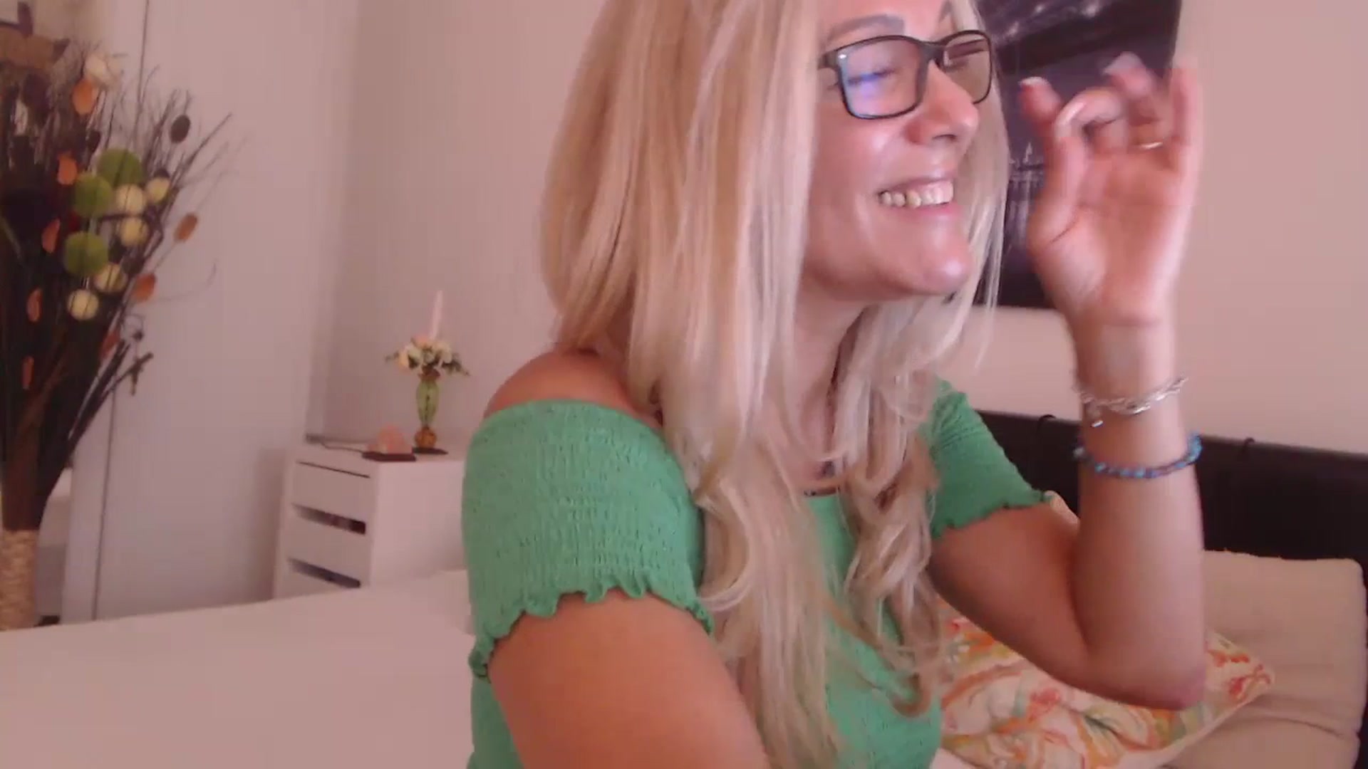 Gallery image thumbnail from Reeya71's myfreecams stream on, 10/08/2023, 10:35 image 2 of 20