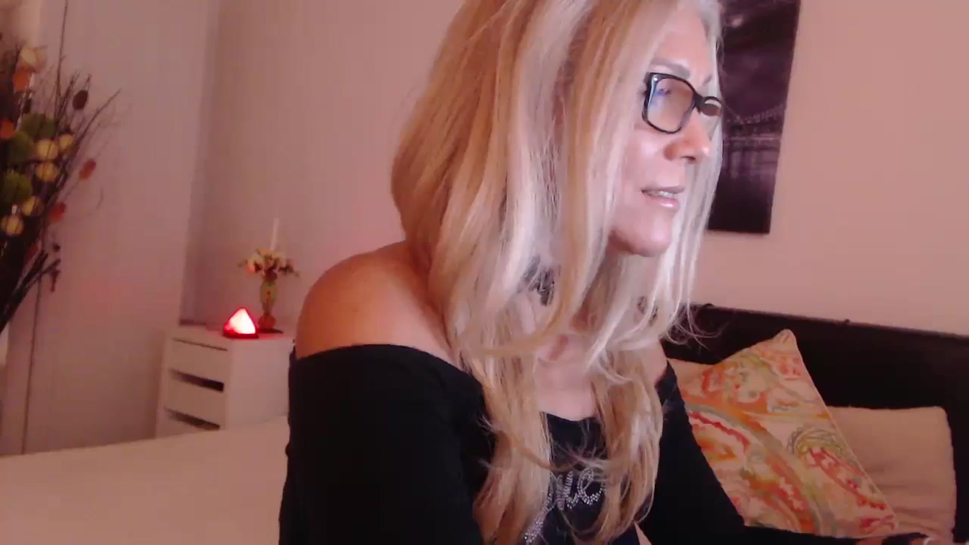 Gallery image thumbnail from Reeya71's myfreecams stream on, 10/10/2023, 03:01 image 19 of 20