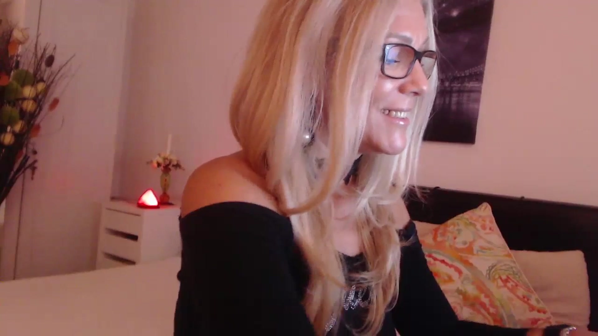 Gallery image thumbnail from Reeya71's myfreecams stream on, 10/10/2023, 03:01 image 20 of 20
