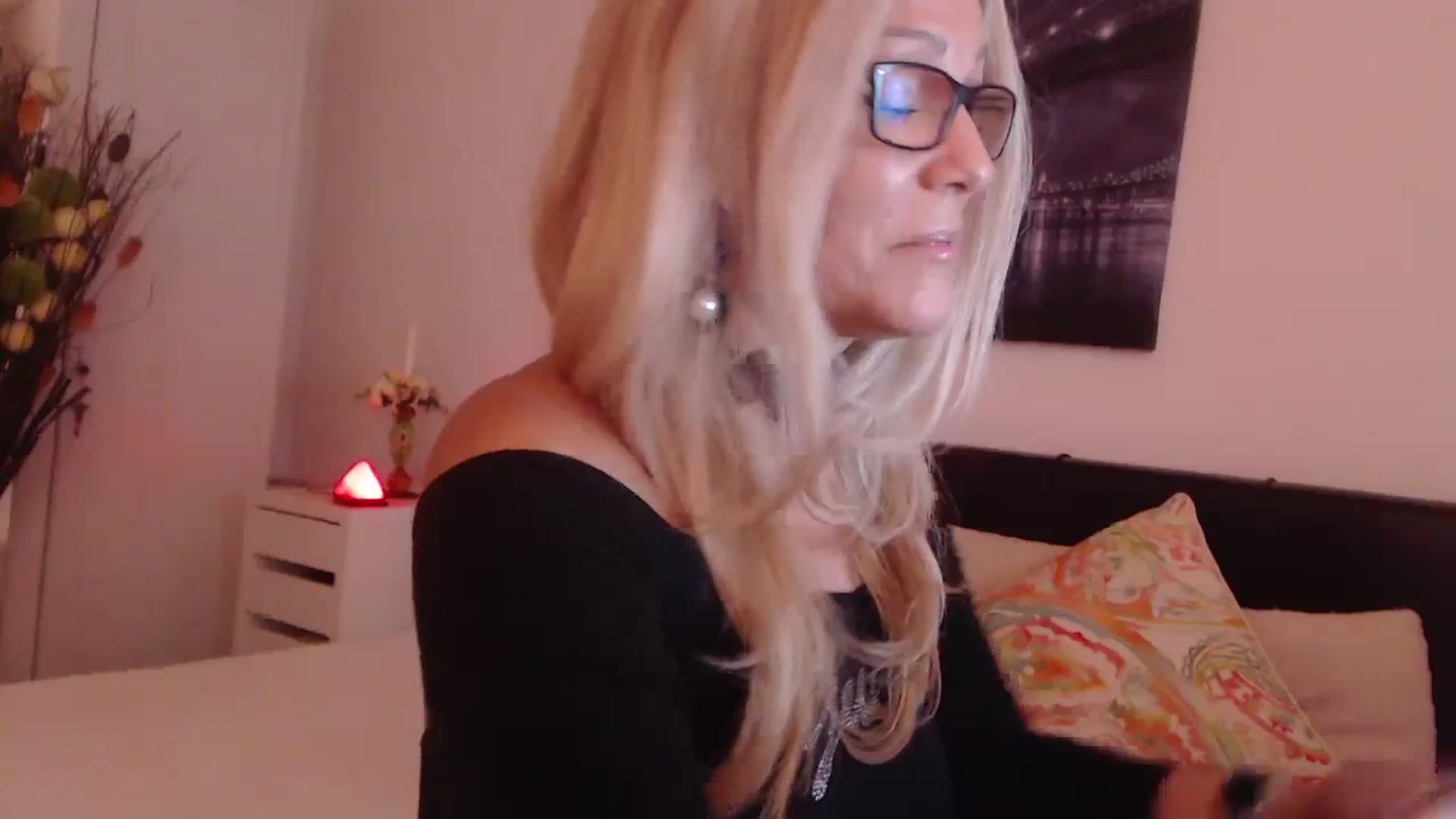 Gallery image thumbnail from Reeya71's myfreecams stream on, 10/10/2023, 03:01 image 6 of 20
