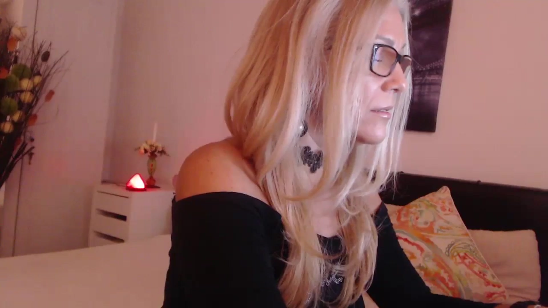 Gallery image thumbnail from Reeya71's myfreecams stream on, 10/10/2023, 03:01 image 17 of 20