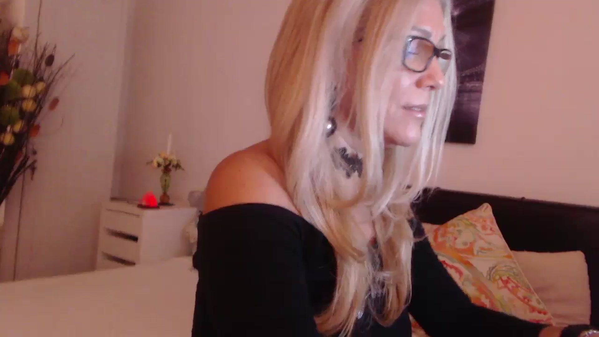 Gallery image thumbnail from Reeya71's myfreecams stream on, 10/10/2023, 03:01 image 13 of 20