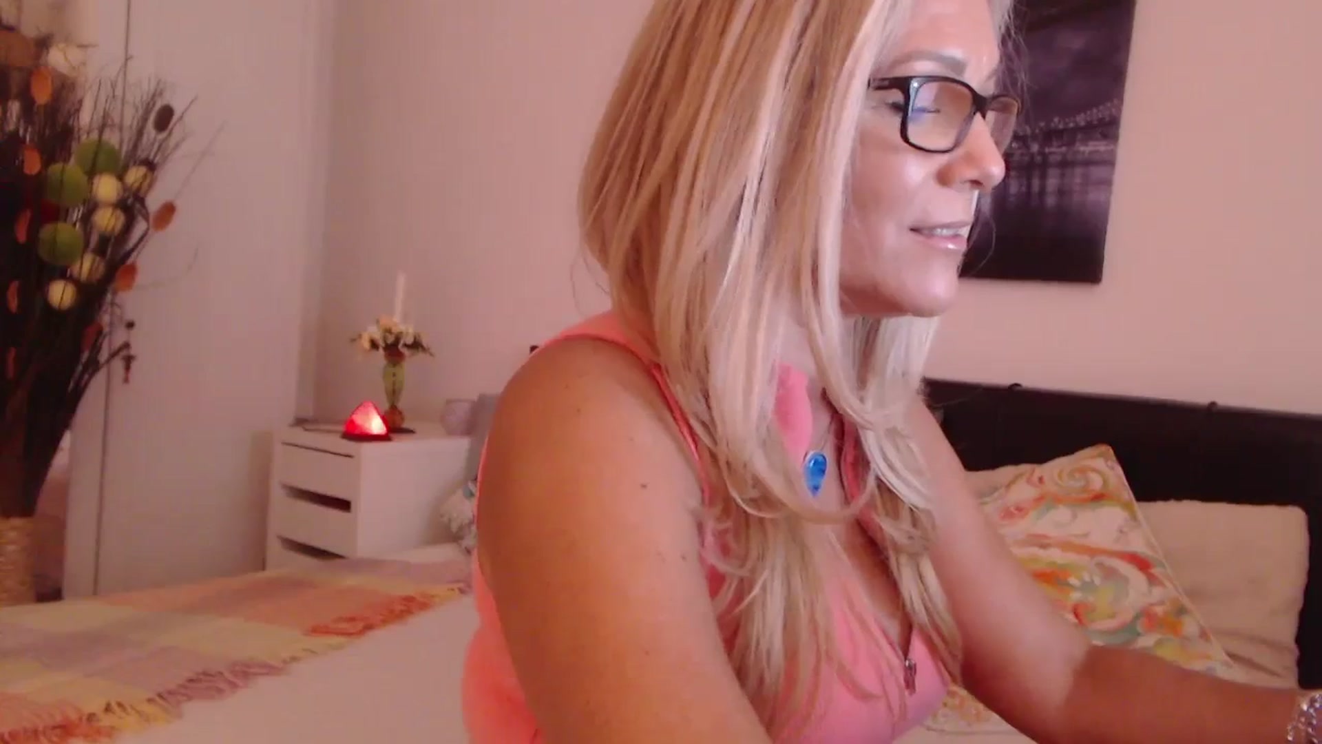 Gallery image thumbnail from Reeya71's myfreecams stream on, 10/13/2023, 05:58 image 4 of 20