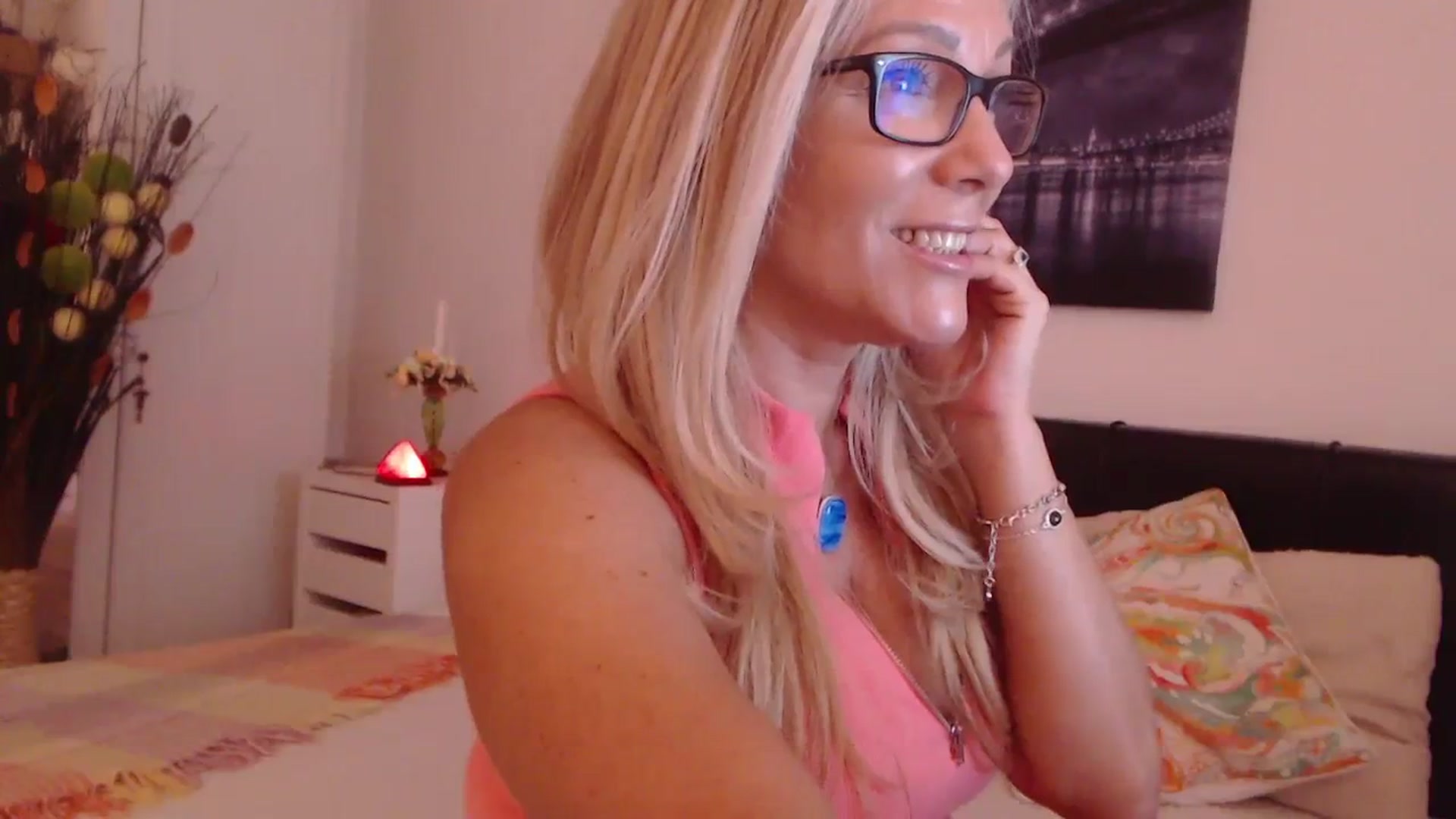 Gallery image thumbnail from Reeya71's myfreecams stream on, 10/13/2023, 05:58 image 16 of 20