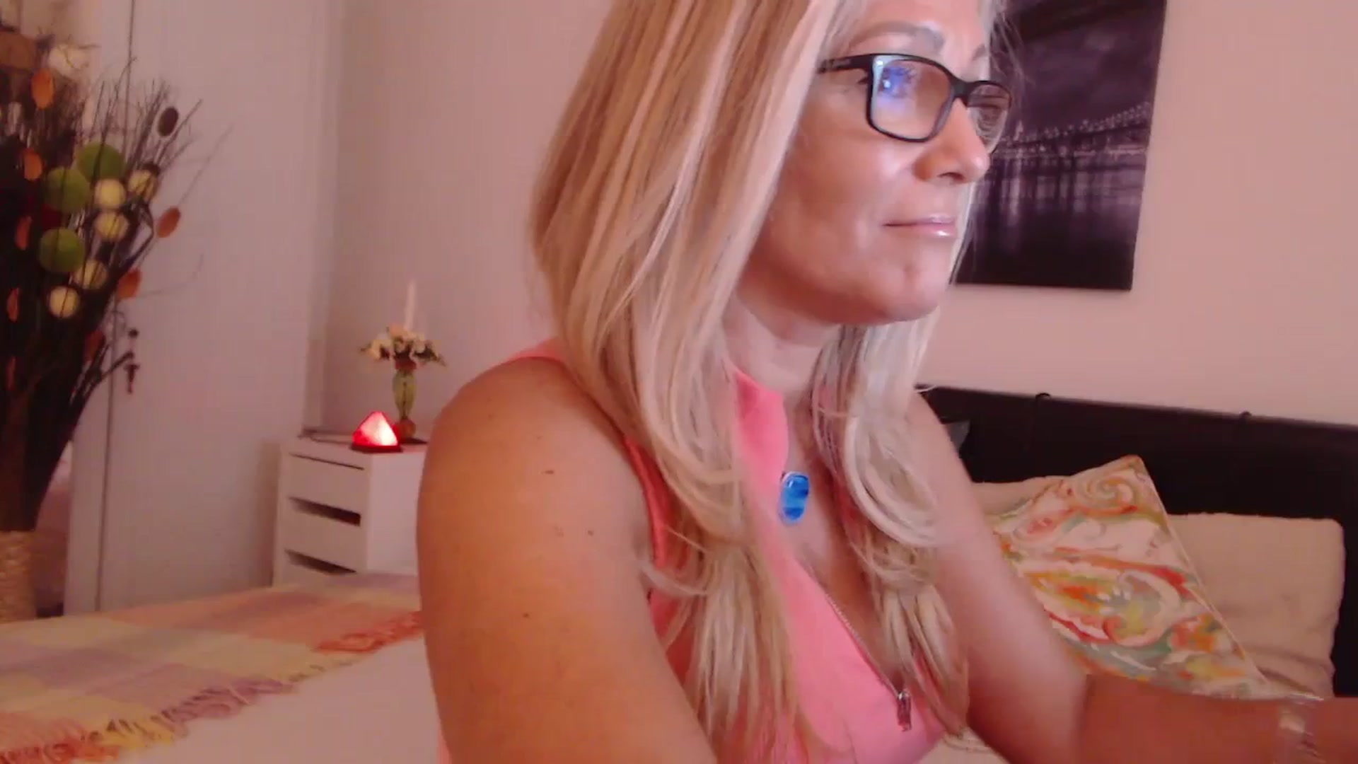 Gallery image thumbnail from Reeya71's myfreecams stream on, 10/13/2023, 05:58 image 15 of 20