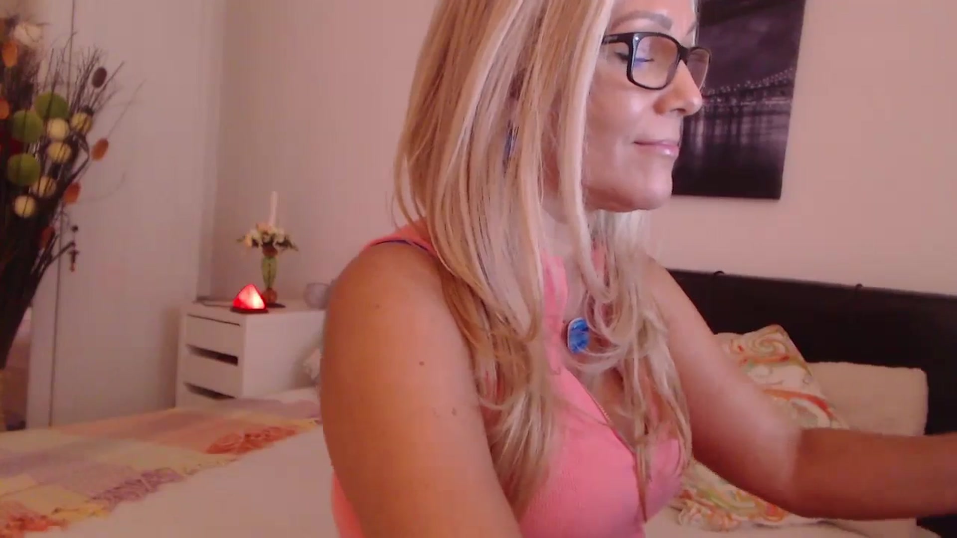 Gallery image thumbnail from Reeya71's myfreecams stream on, 10/13/2023, 07:21 image 13 of 20