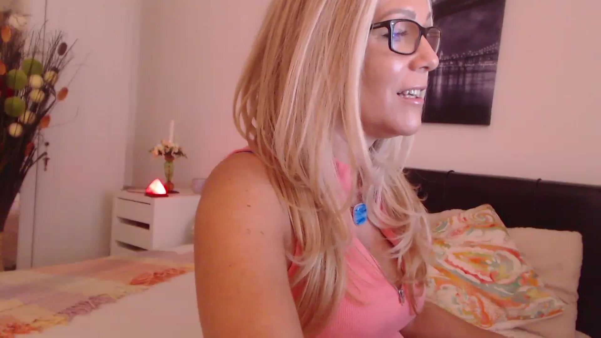 Gallery image thumbnail from Reeya71's myfreecams stream on, 10/13/2023, 07:21 image 3 of 20