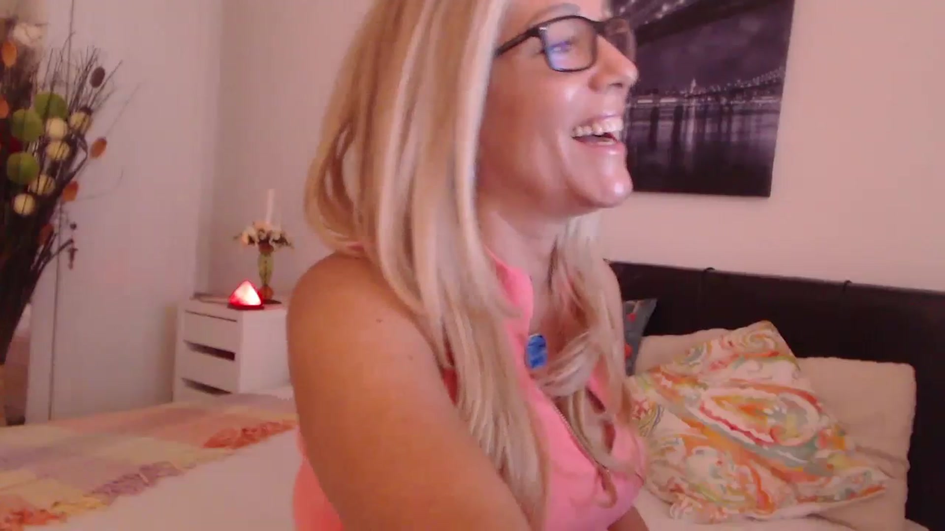 Gallery image thumbnail from Reeya71's myfreecams stream on, 10/13/2023, 07:42 image 17 of 20
