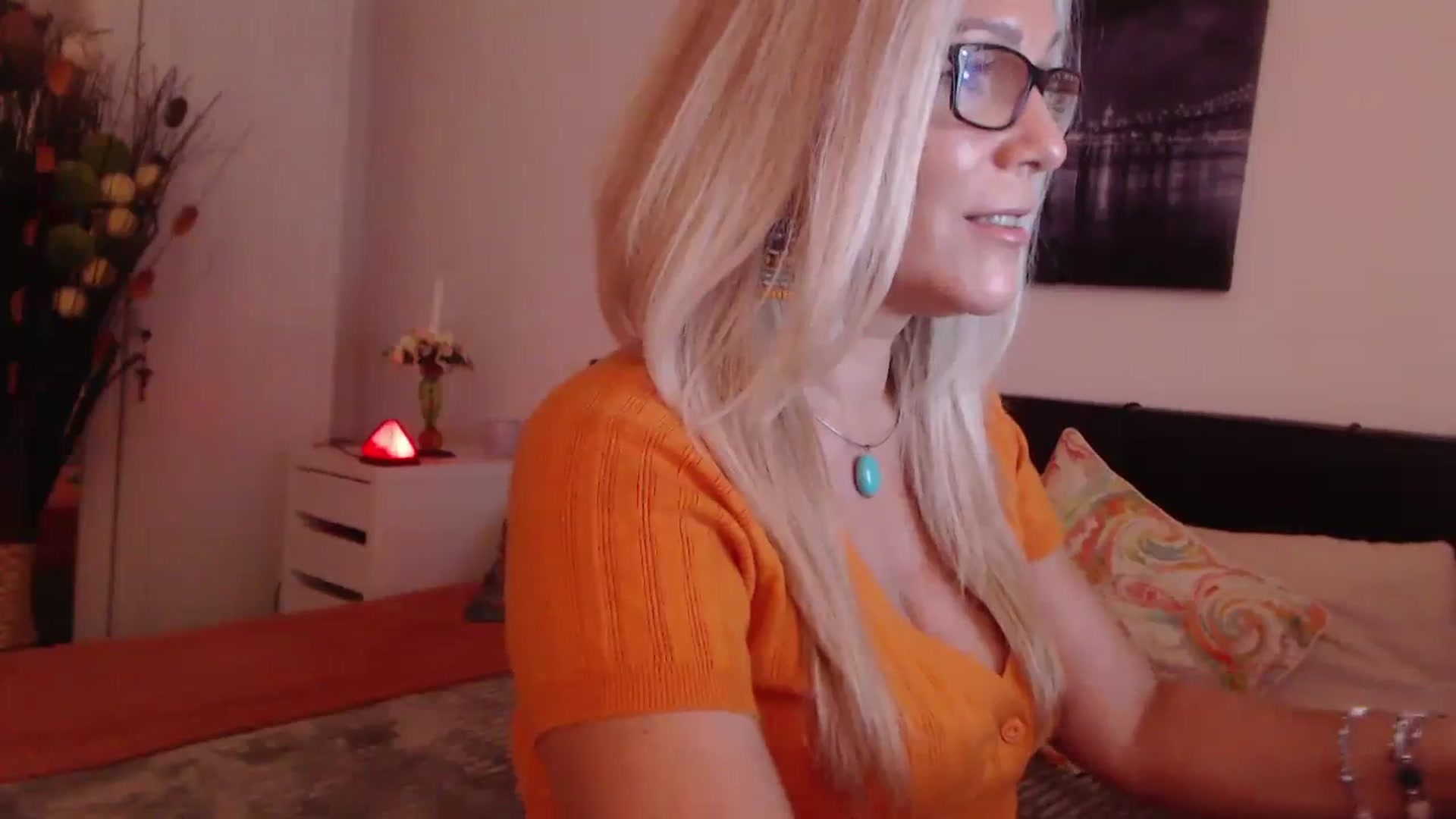 Gallery image thumbnail from Reeya71's myfreecams stream on, 10/25/2023, 04:03 image 3 of 20
