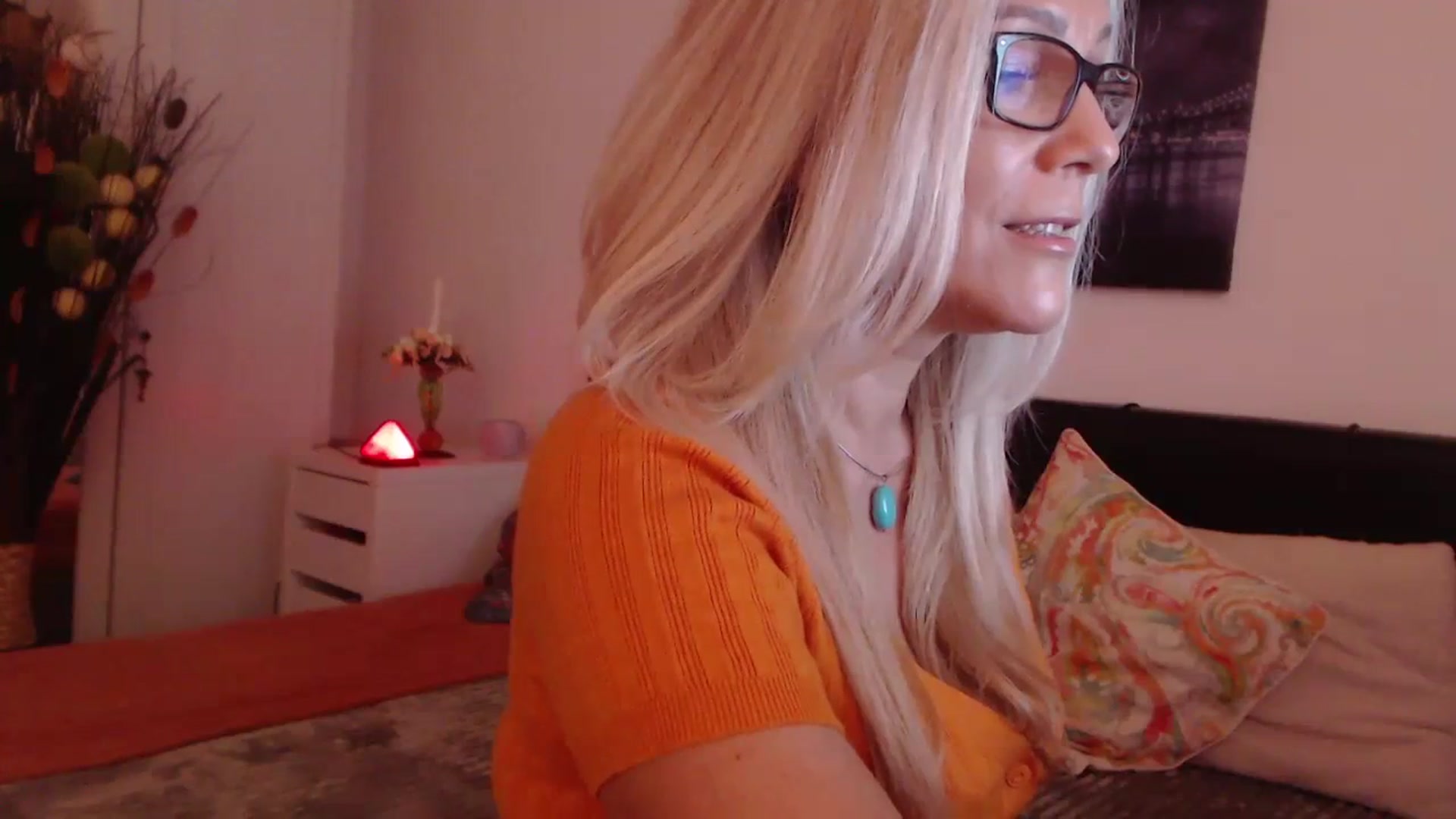 Gallery image thumbnail from Reeya71's myfreecams stream on, 10/25/2023, 04:03 image 12 of 20