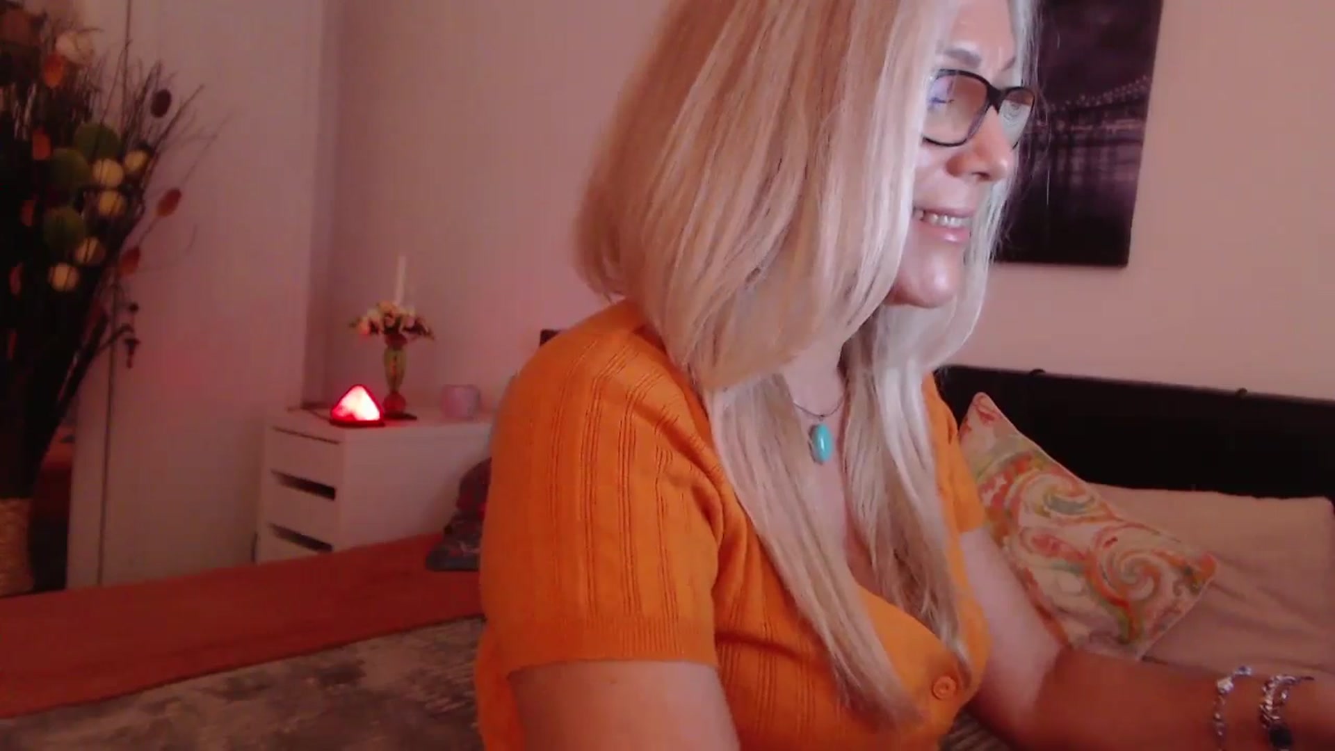 Gallery image thumbnail from Reeya71's myfreecams stream on, 10/25/2023, 04:03 image 8 of 20