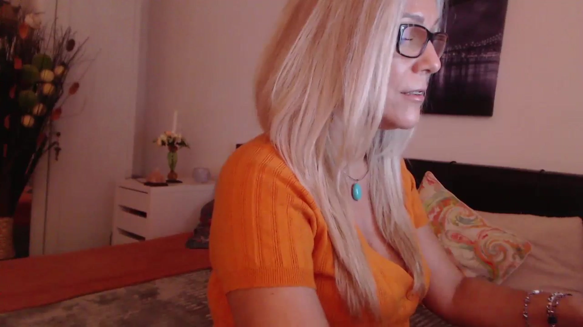 Gallery image thumbnail from Reeya71's myfreecams stream on, 10/25/2023, 04:03 image 2 of 20