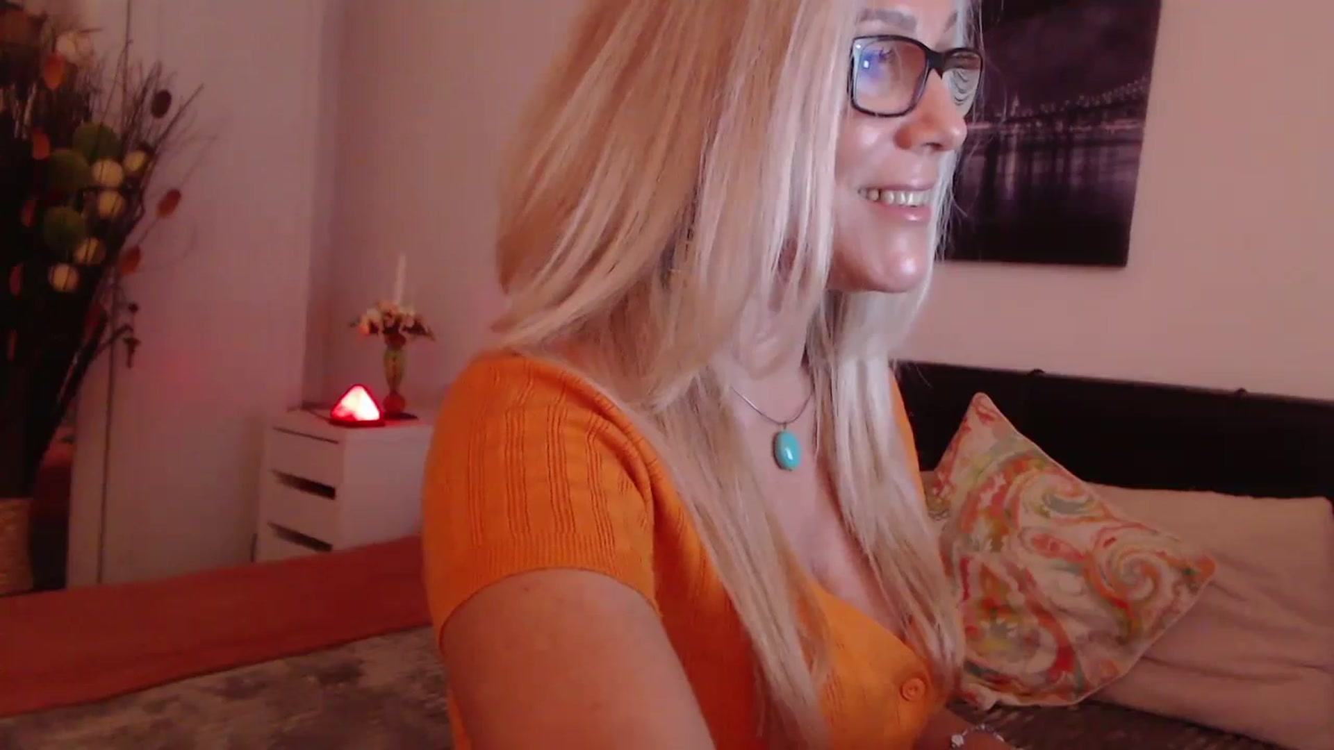 Gallery image thumbnail from Reeya71's myfreecams stream on, 10/25/2023, 04:03 image 14 of 20