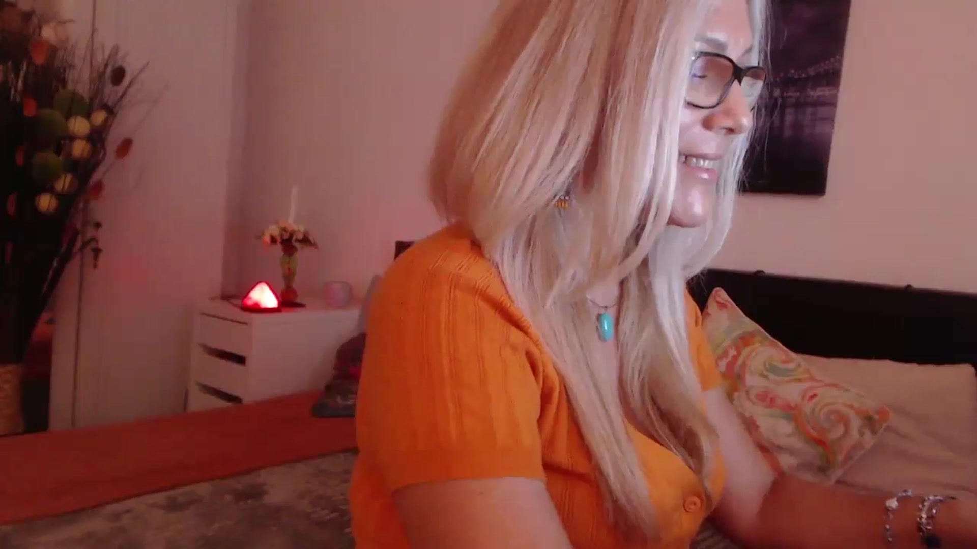 Gallery image thumbnail from Reeya71's myfreecams stream on, 10/25/2023, 04:03 image 9 of 20
