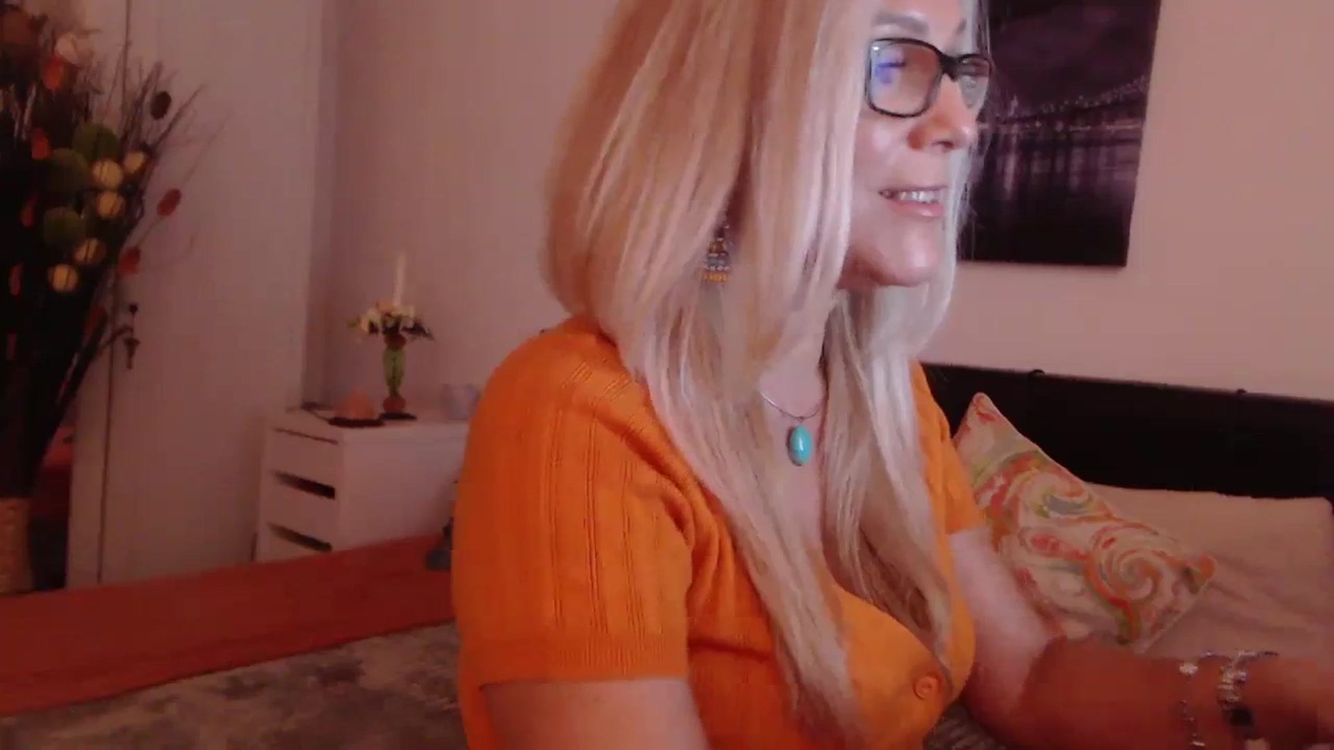 Gallery image thumbnail from Reeya71's myfreecams stream on, 10/25/2023, 04:03 image 11 of 20