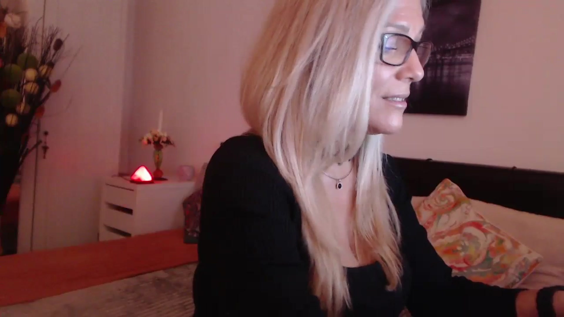 Gallery image thumbnail from Reeya71's myfreecams stream on, 10/26/2023, 04:39 image 10 of 20