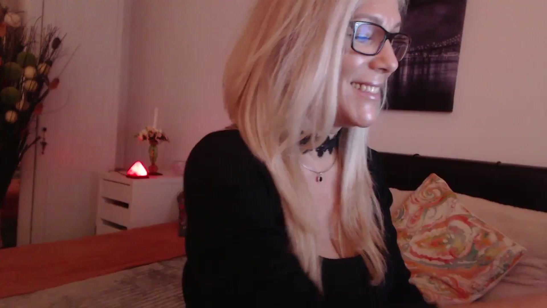 Gallery image thumbnail from Reeya71's myfreecams stream on, 10/26/2023, 04:39 image 8 of 20