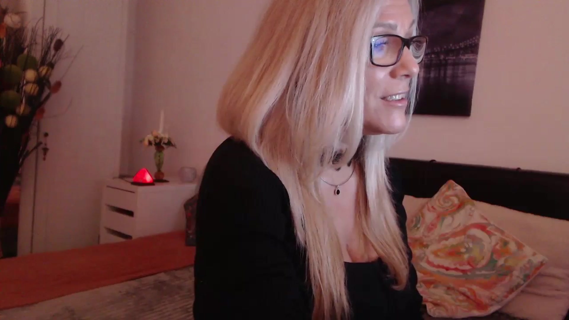 Gallery image thumbnail from Reeya71's myfreecams stream on, 10/26/2023, 04:39 image 3 of 20