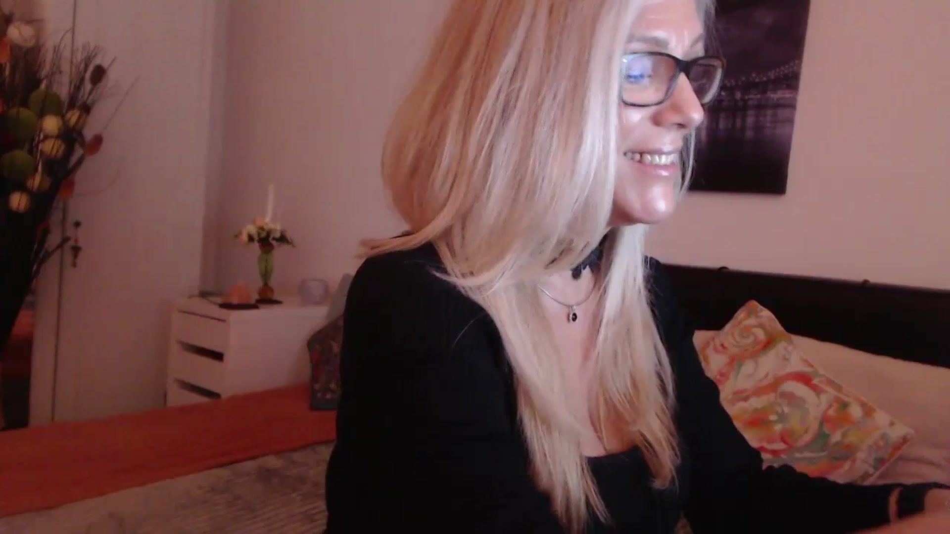 Gallery image thumbnail from Reeya71's myfreecams stream on, 10/26/2023, 04:39 image 14 of 20