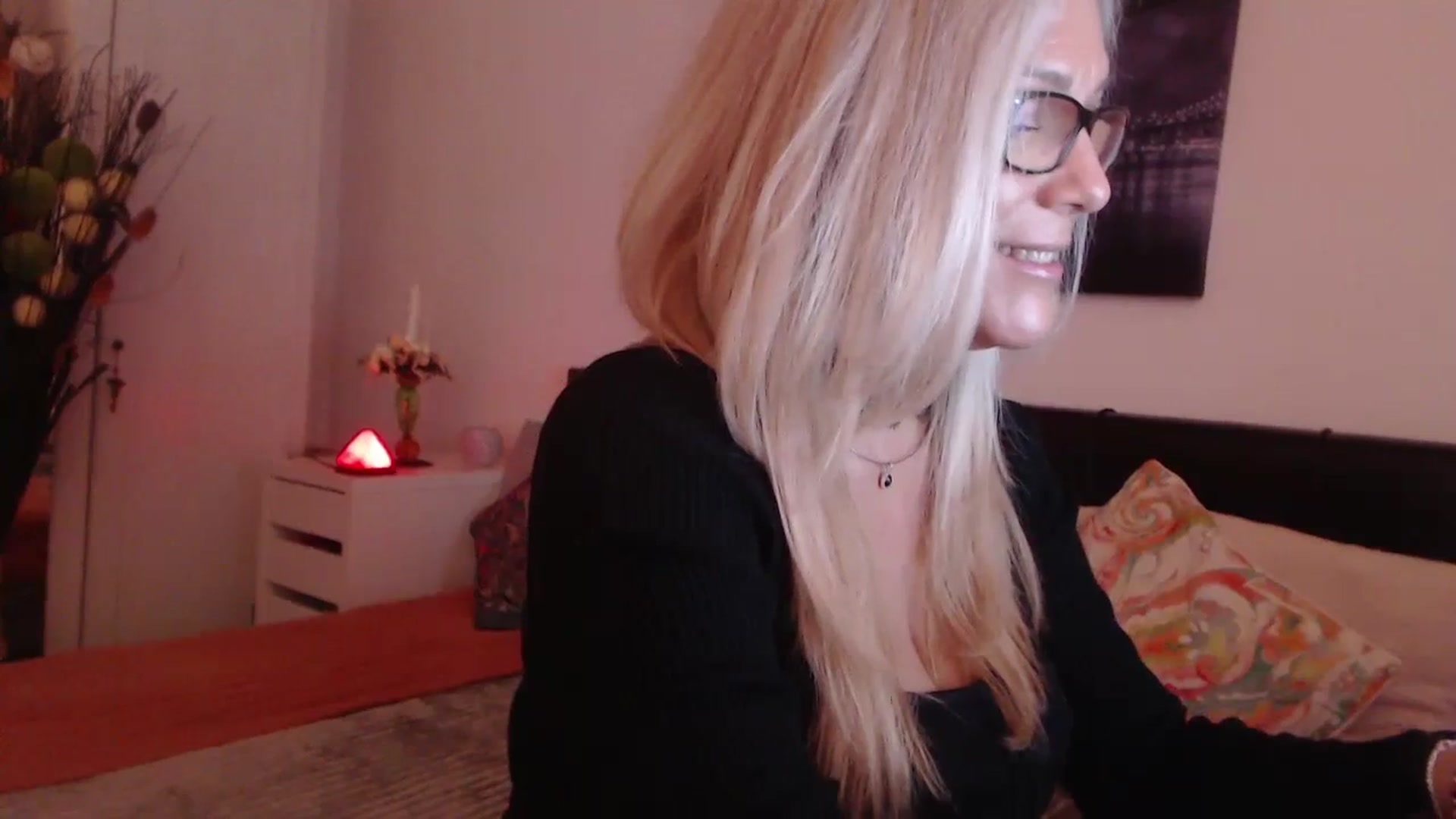 Gallery image thumbnail from Reeya71's myfreecams stream on, 10/26/2023, 04:39 image 17 of 20