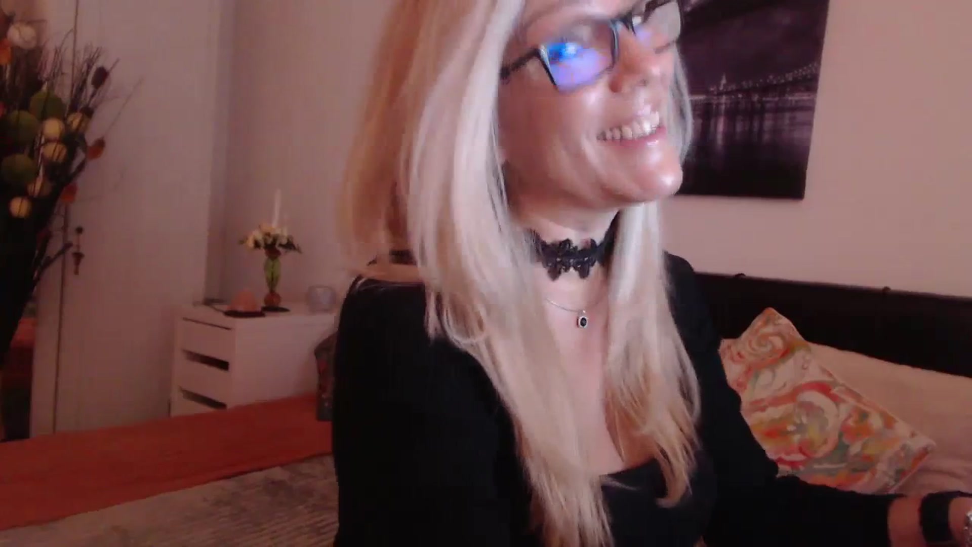 Gallery image thumbnail from Reeya71's myfreecams stream on, 10/26/2023, 04:39 image 11 of 20