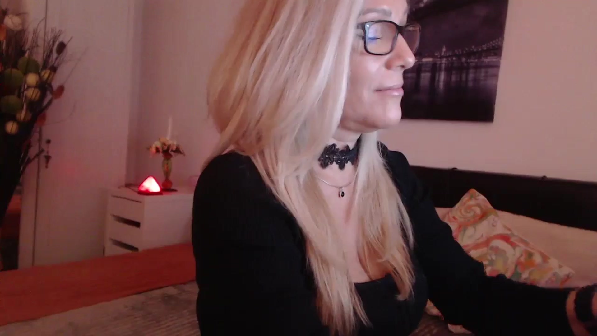 Gallery image thumbnail from Reeya71's myfreecams stream on, 10/26/2023, 04:39 image 13 of 20