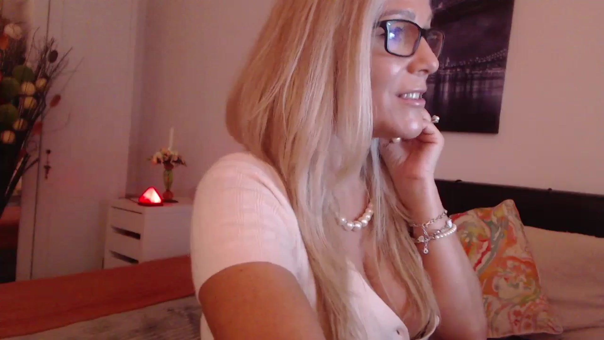 Gallery image thumbnail from Reeya71's myfreecams stream on, 10/27/2023, 03:53 image 5 of 20