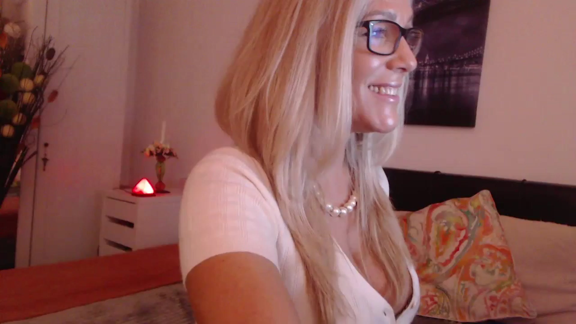 Gallery image thumbnail from Reeya71's myfreecams stream on, 10/27/2023, 03:53 image 7 of 20