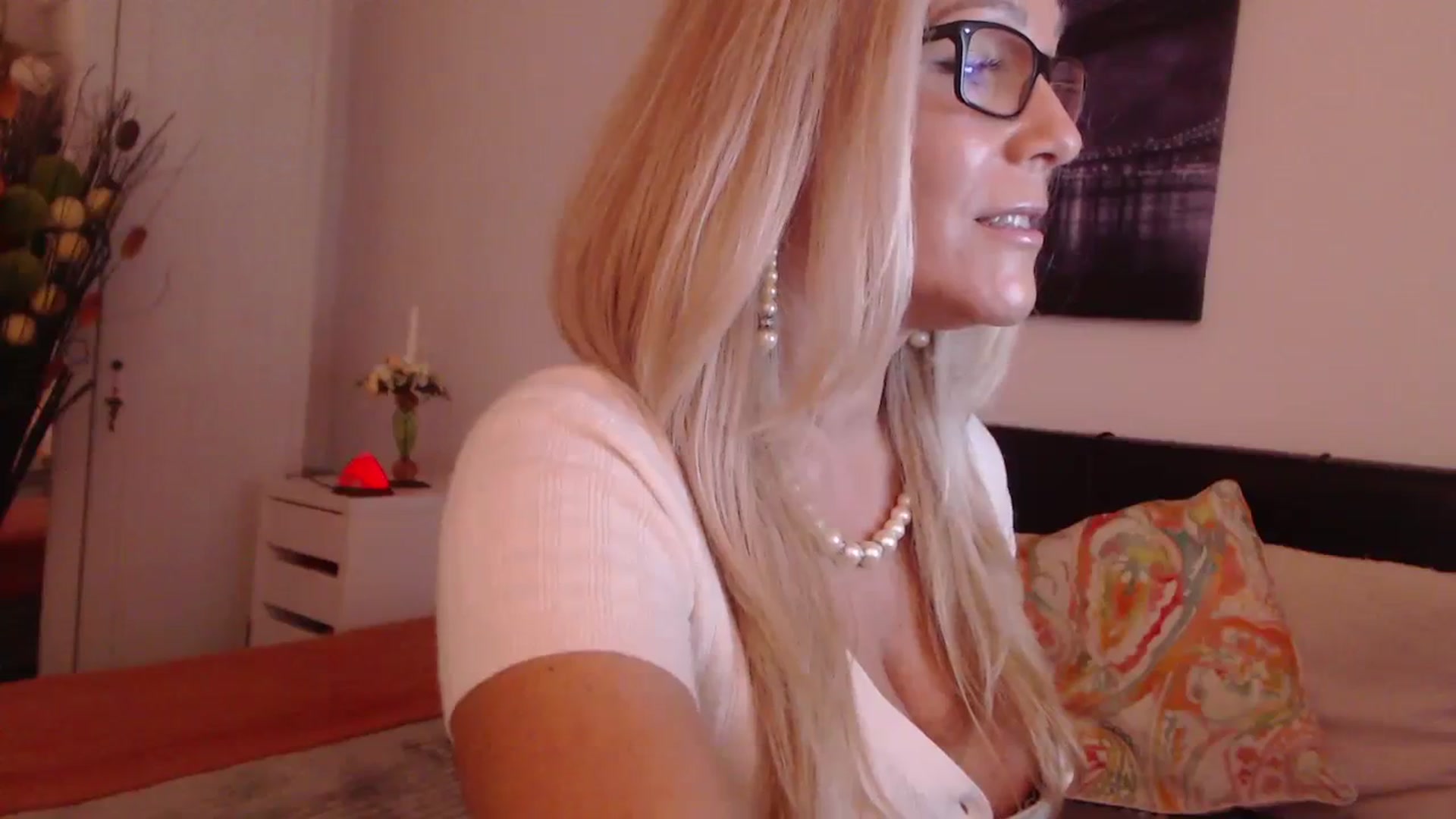 Gallery image thumbnail from Reeya71's myfreecams stream on, 10/27/2023, 03:53 image 19 of 20